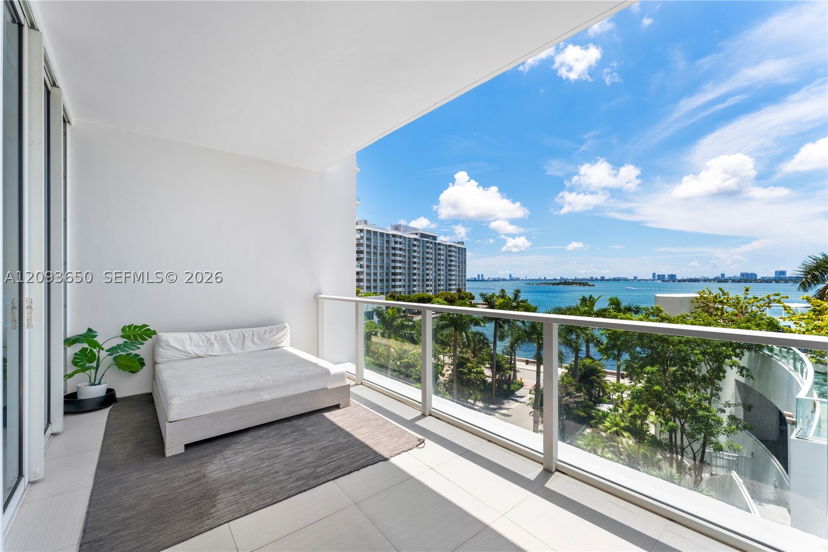 image Paramount Bay19