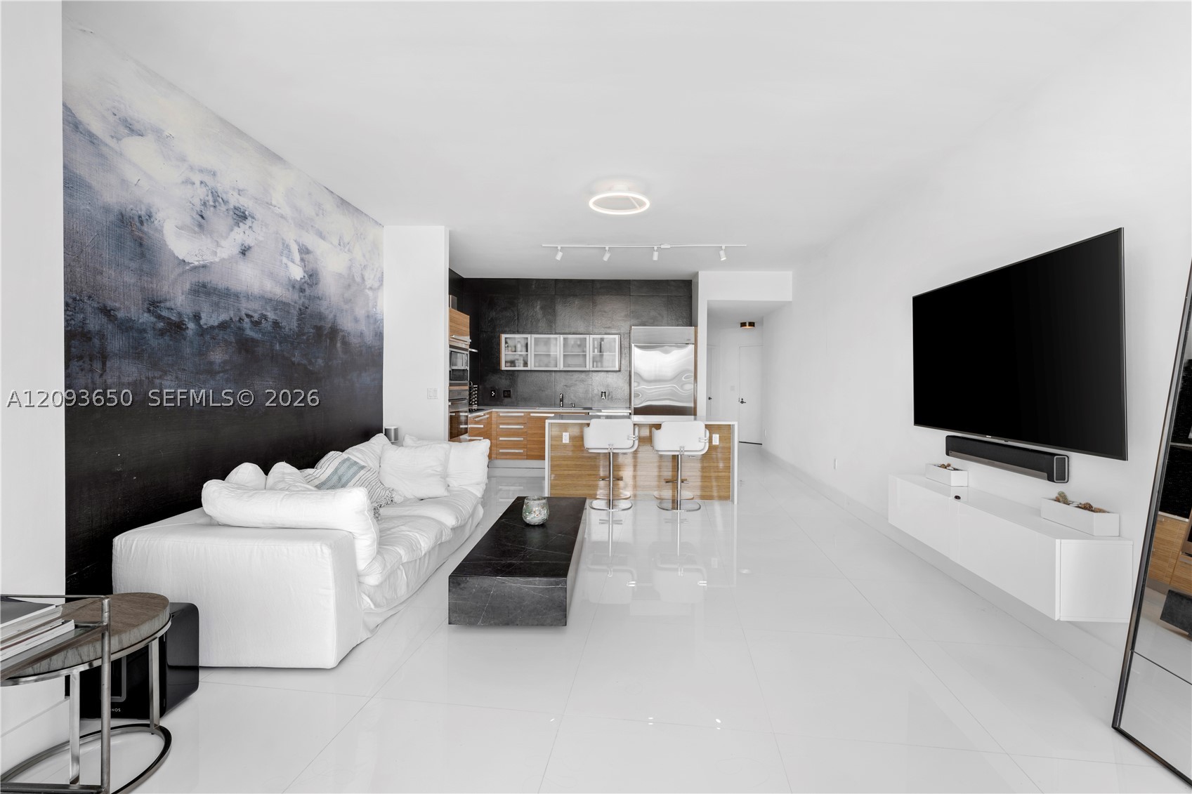 image Paramount Bay2
