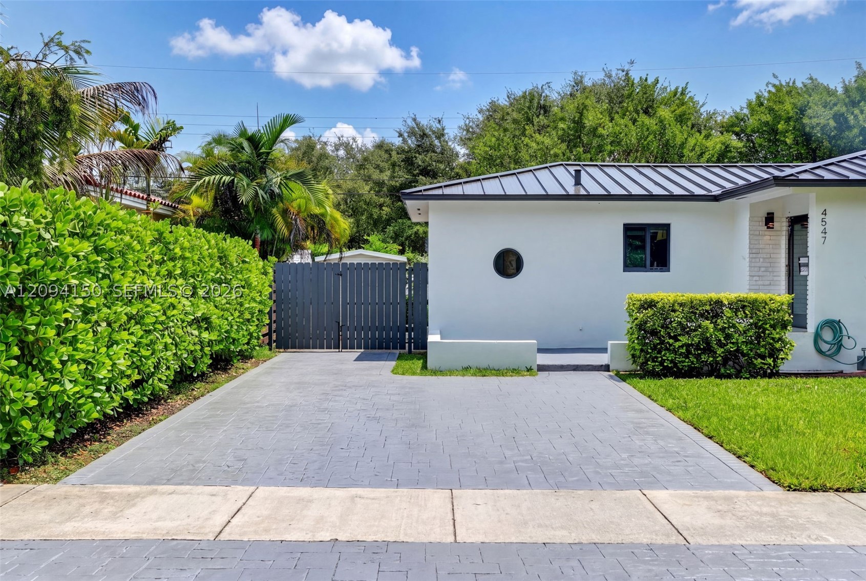 4547 SW 16th St Miami, FL 33134