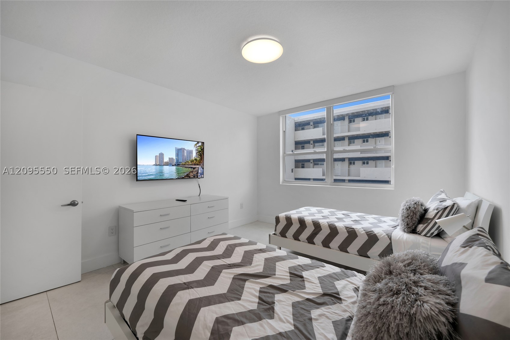 image 2080 Ocean Drive14