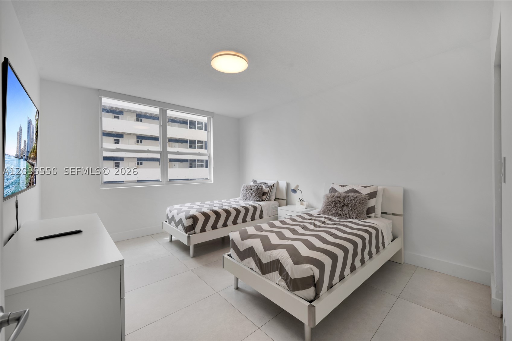 image 2080 Ocean Drive15