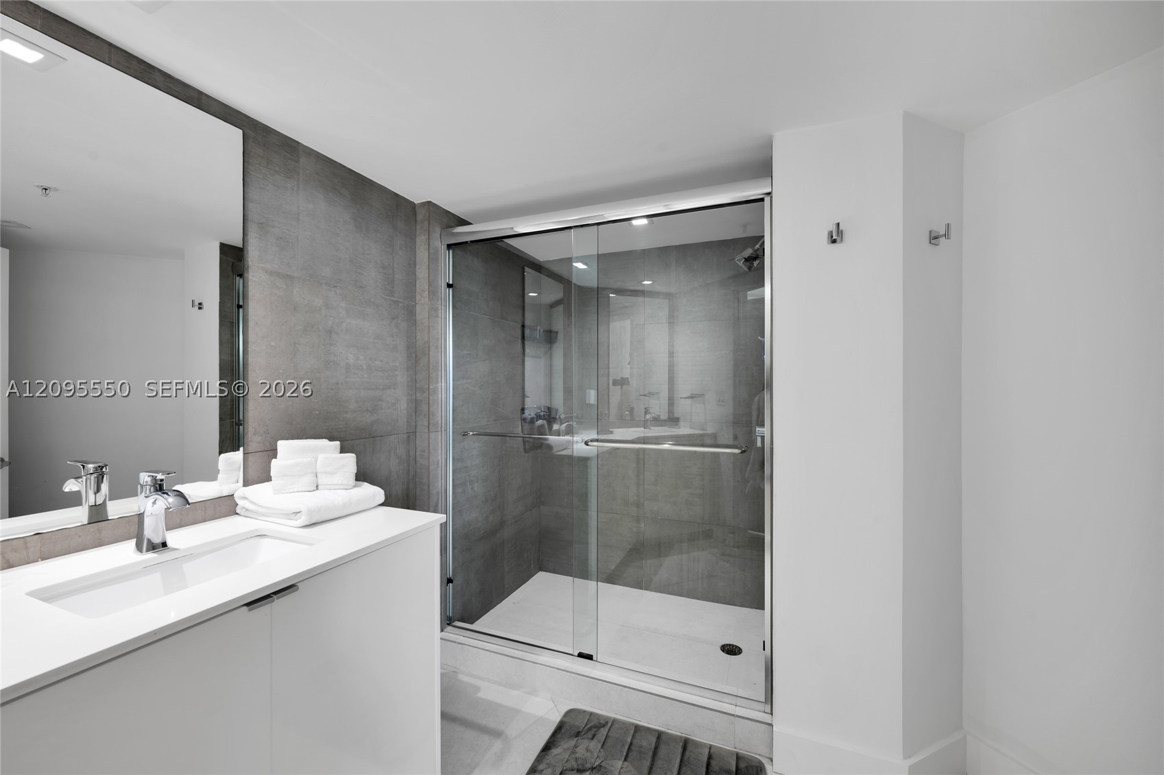image 2080 Ocean Drive17
