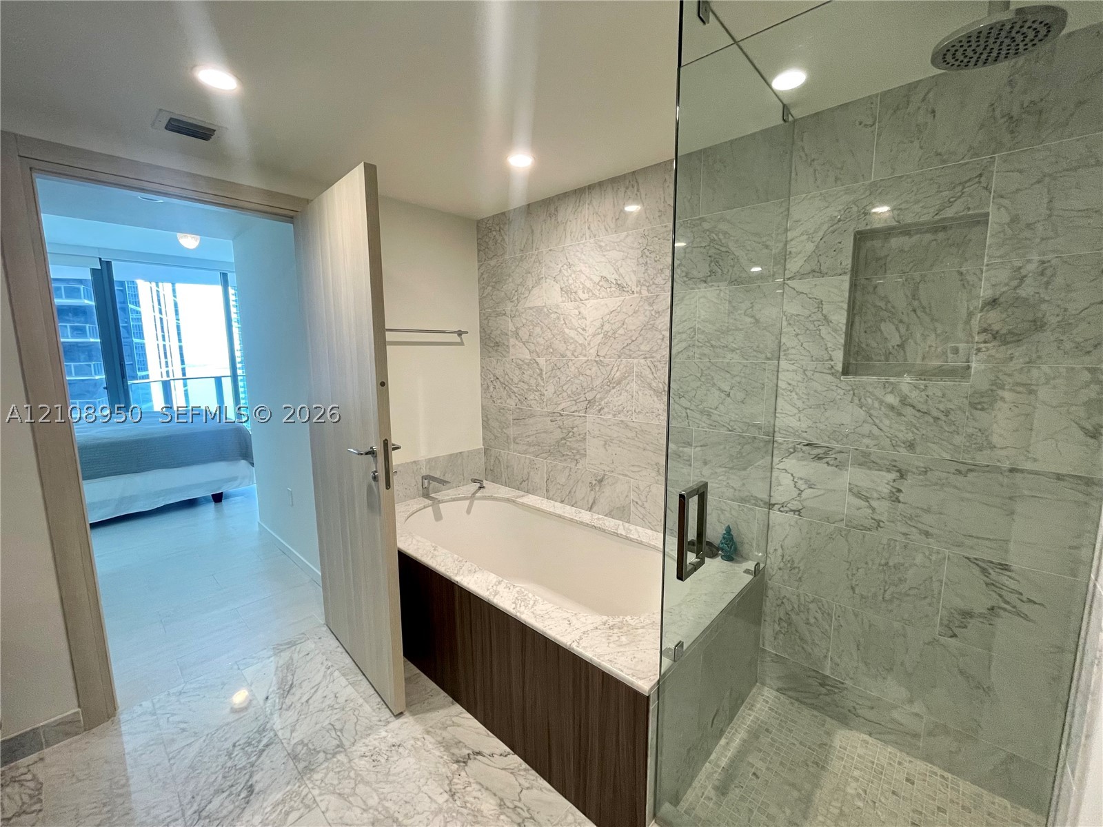 1000 Brickell Plz #4303 Miami, FL 33131