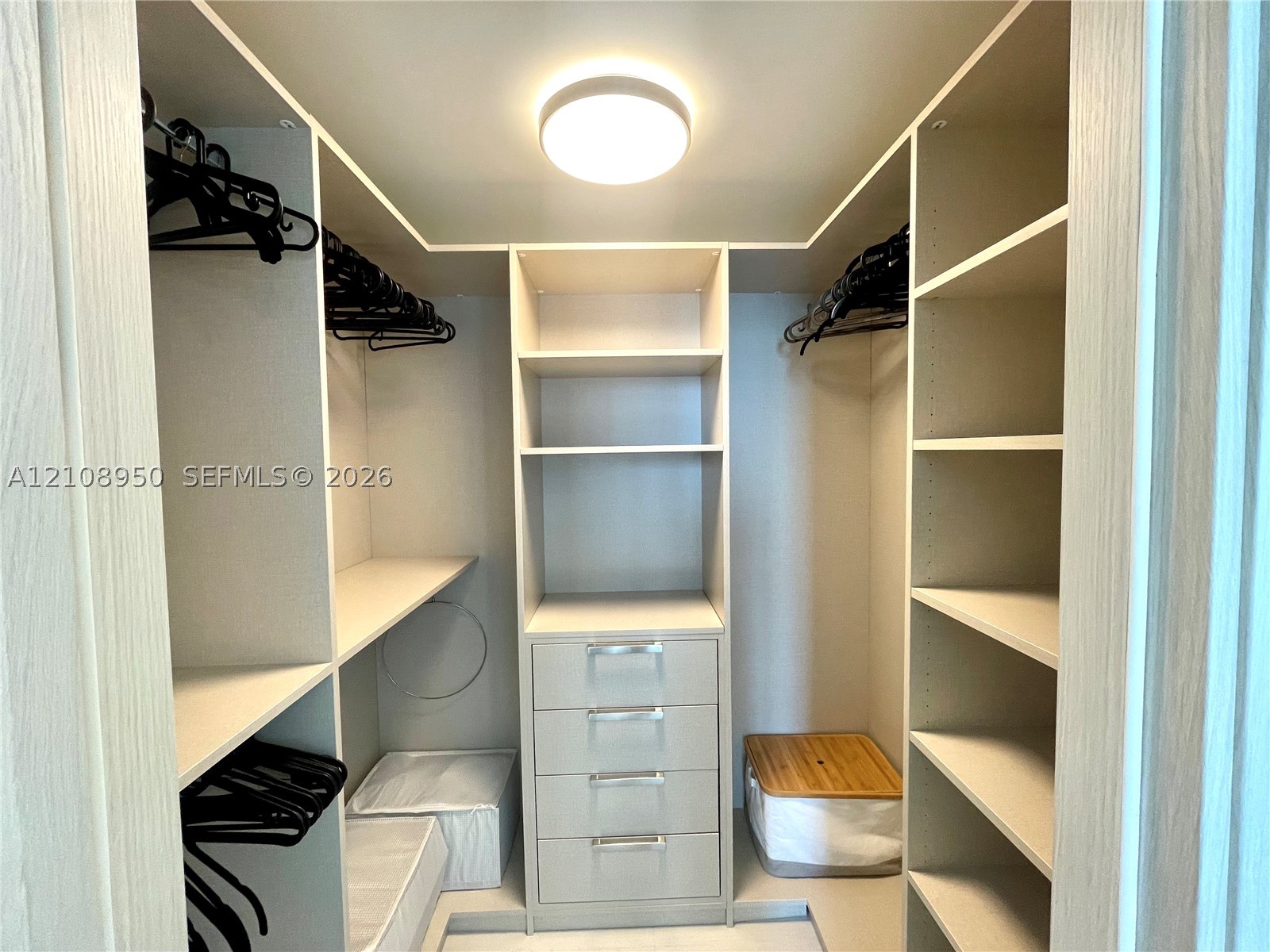 1000 Brickell Plz #4303 Miami, FL 33131