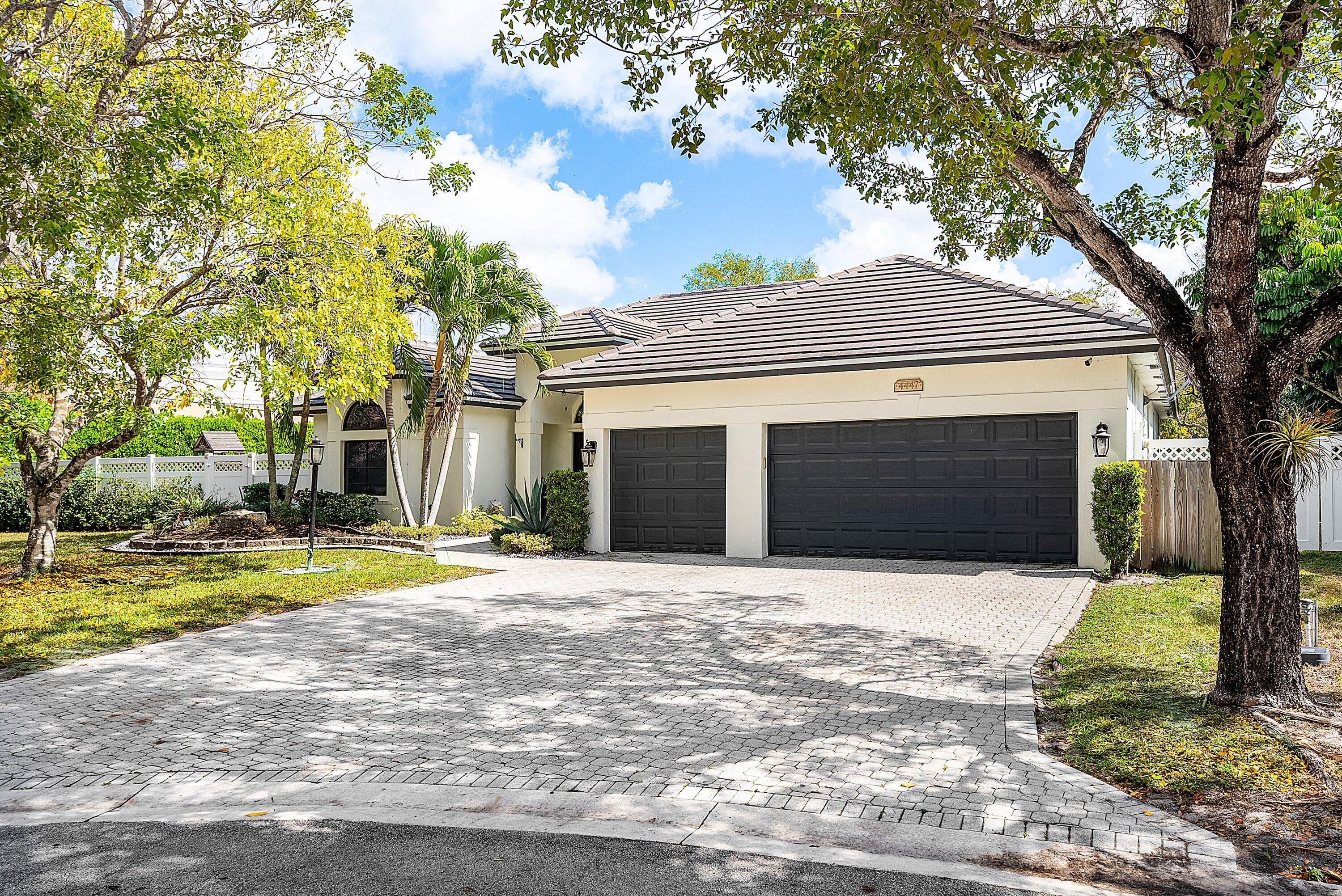 4447 NW 82nd Coral Springs, FL 33065