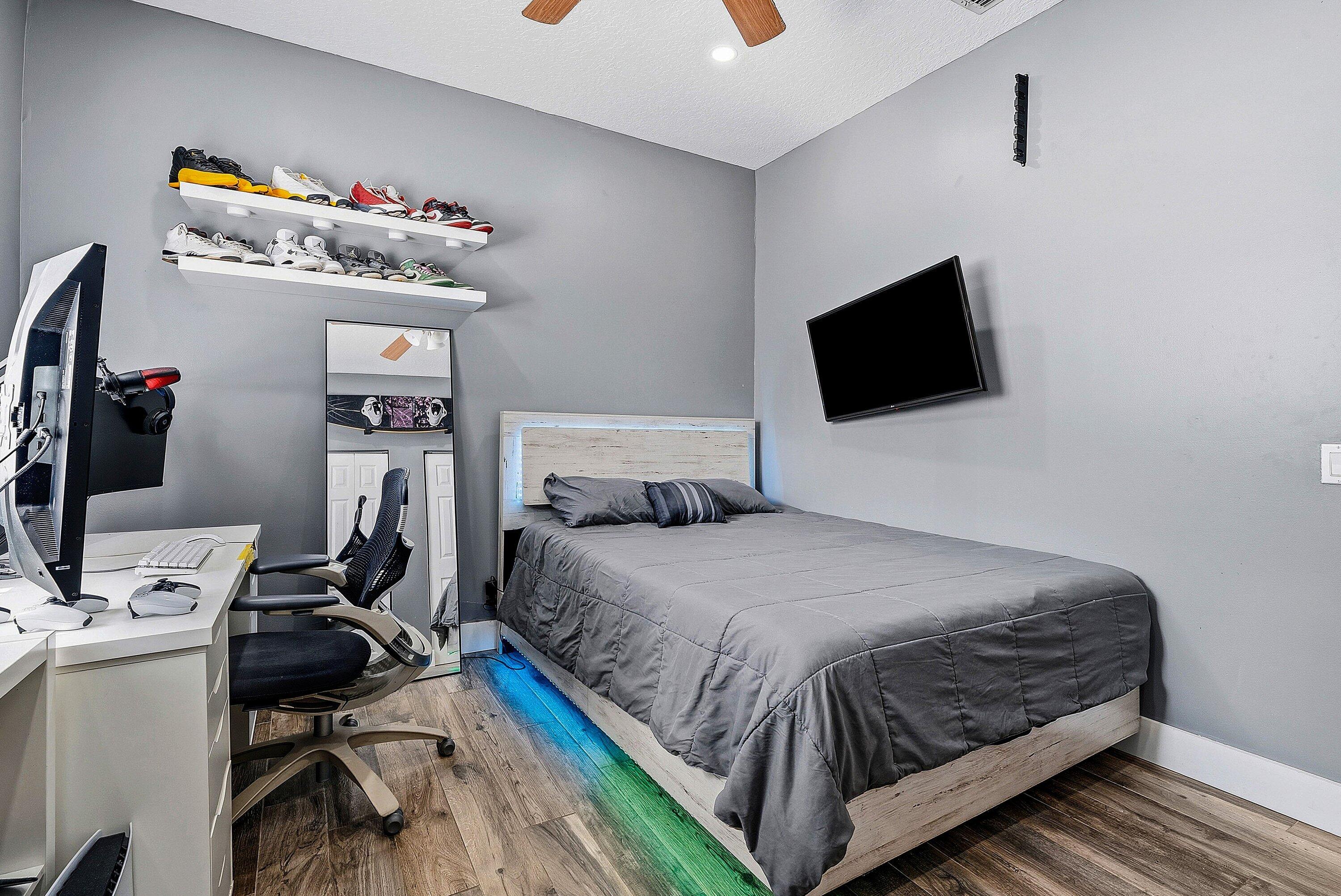 4447 NW 82nd Coral Springs, FL 33065