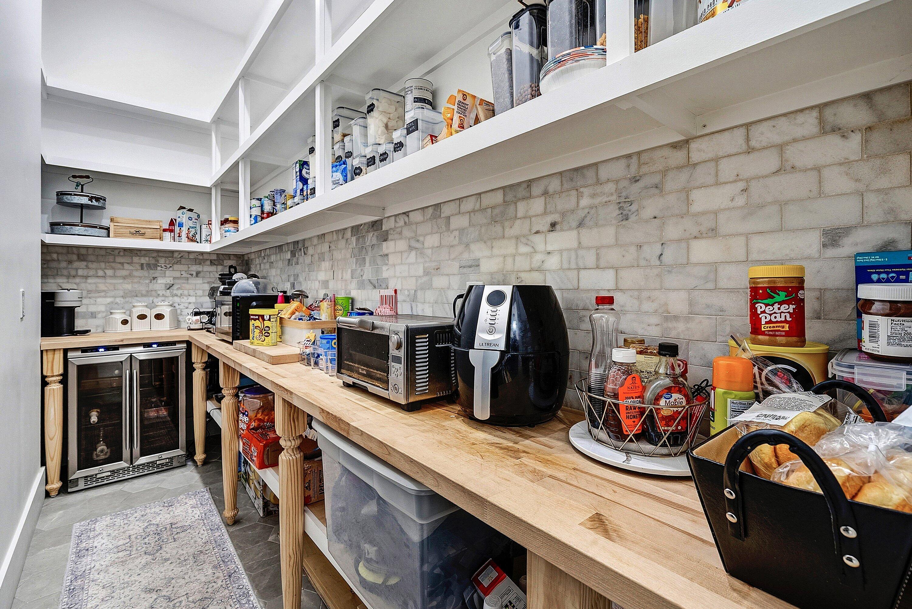 4447 NW 82nd Coral Springs, FL 33065