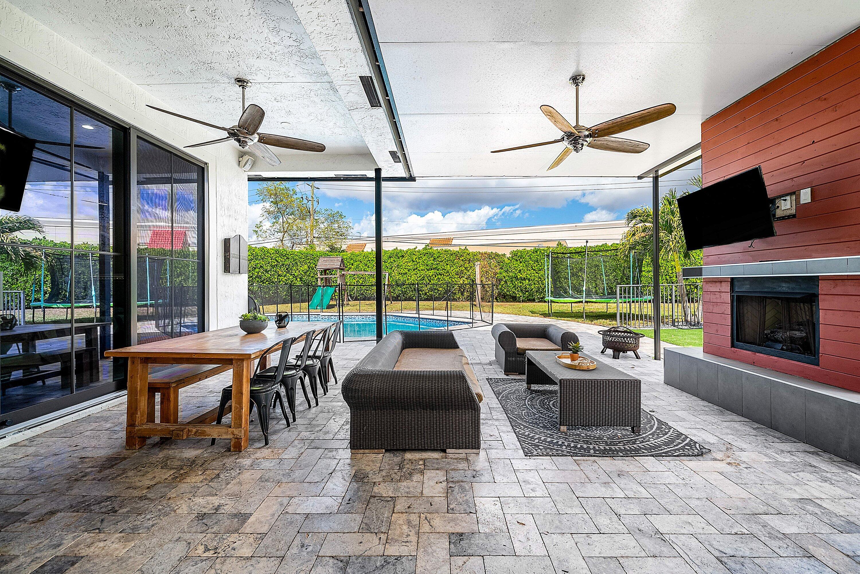 4447 NW 82nd Coral Springs, FL 33065