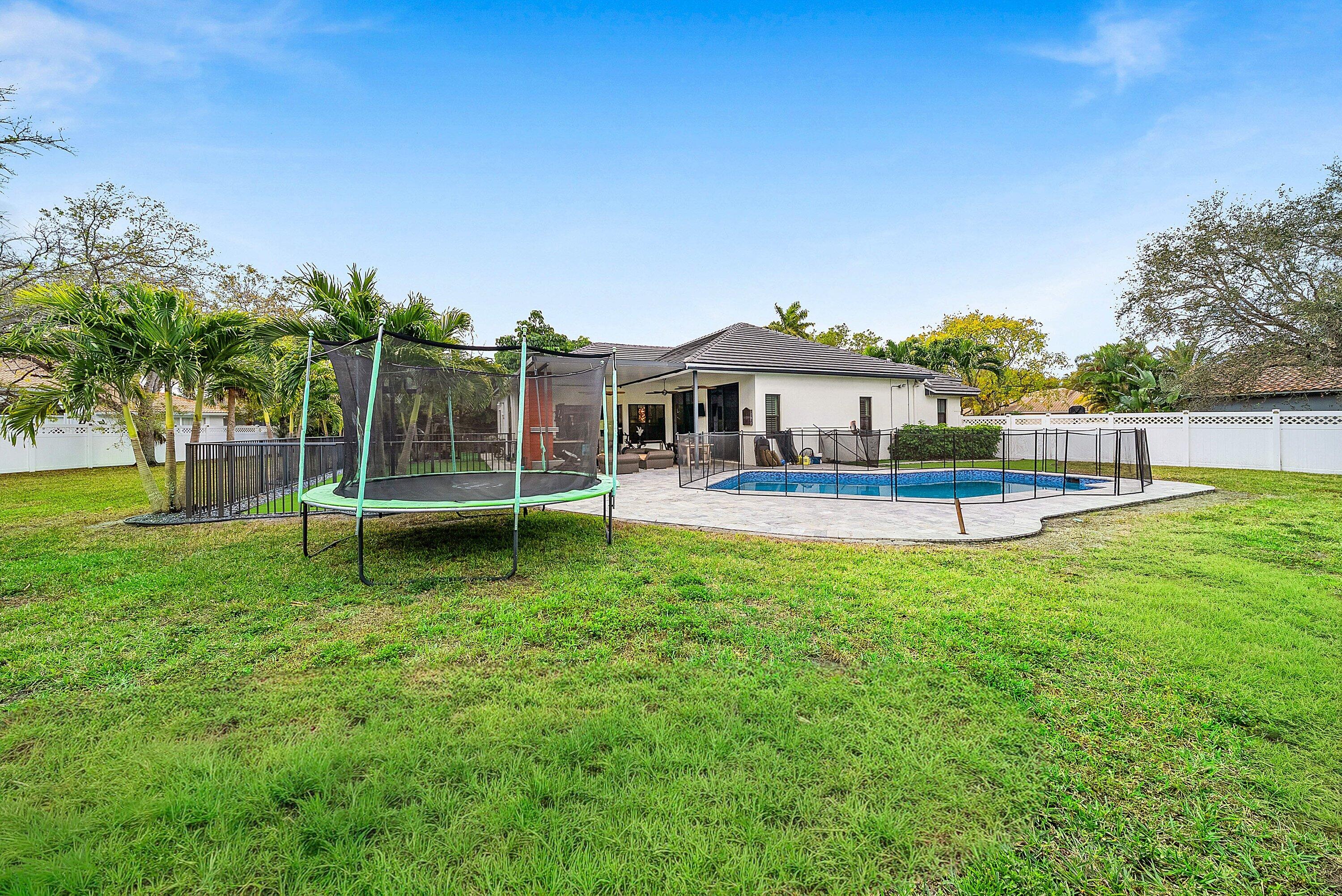 4447 NW 82nd Coral Springs, FL 33065