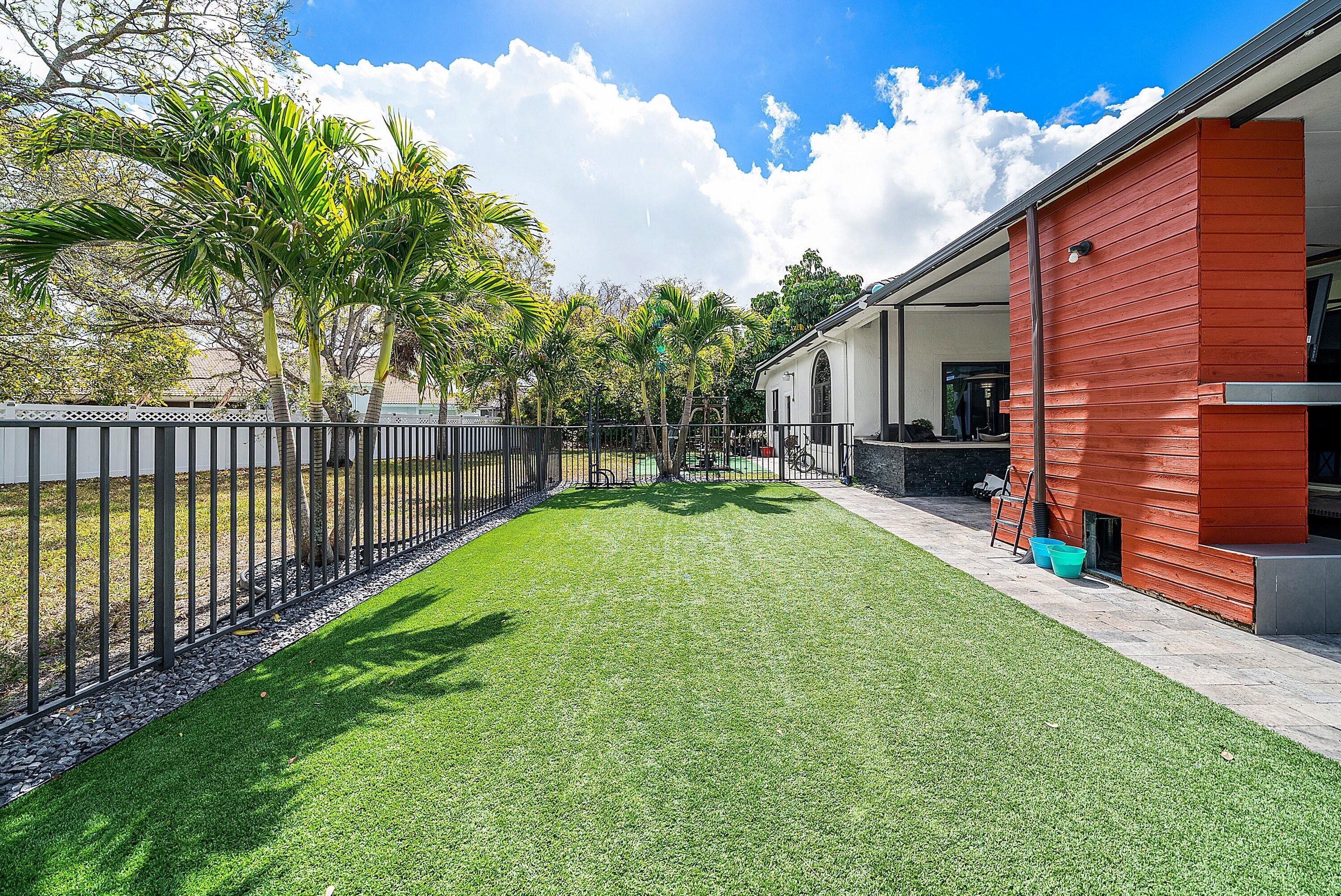 4447 NW 82nd Coral Springs, FL 33065