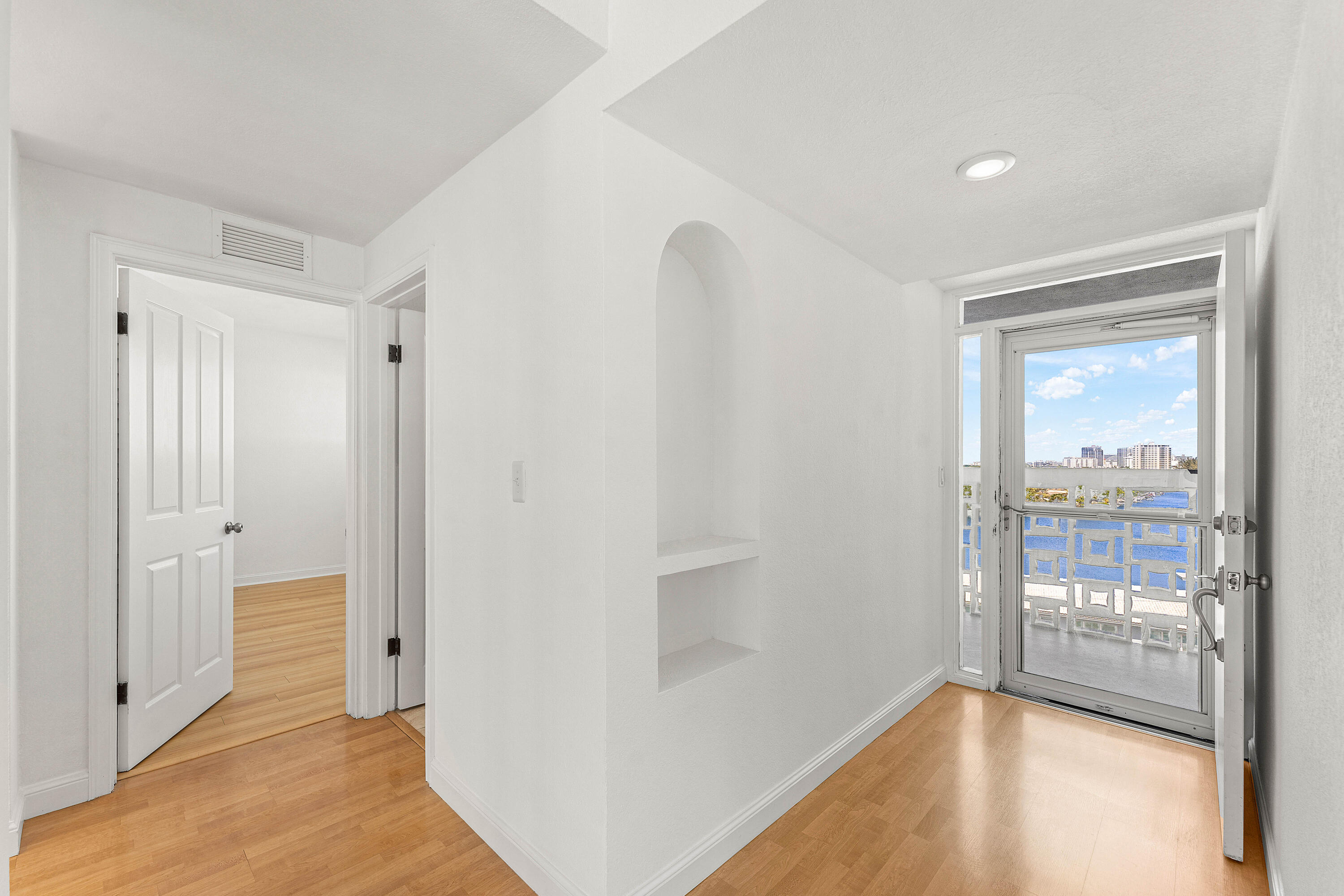 1900 S Ocean #702 Fort Lauderdale, FL 33316