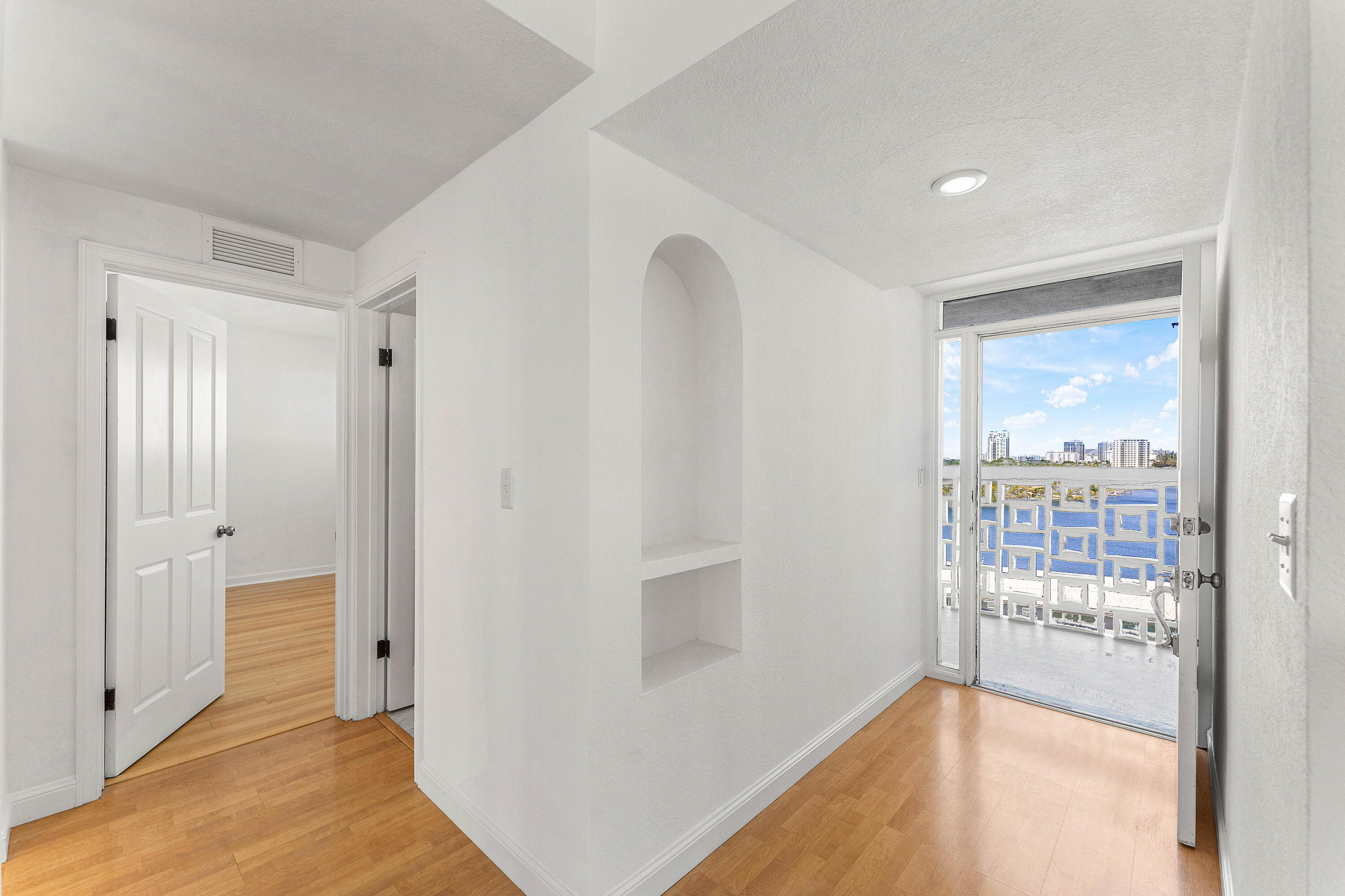 1900 S Ocean #702 Fort Lauderdale, FL 33316