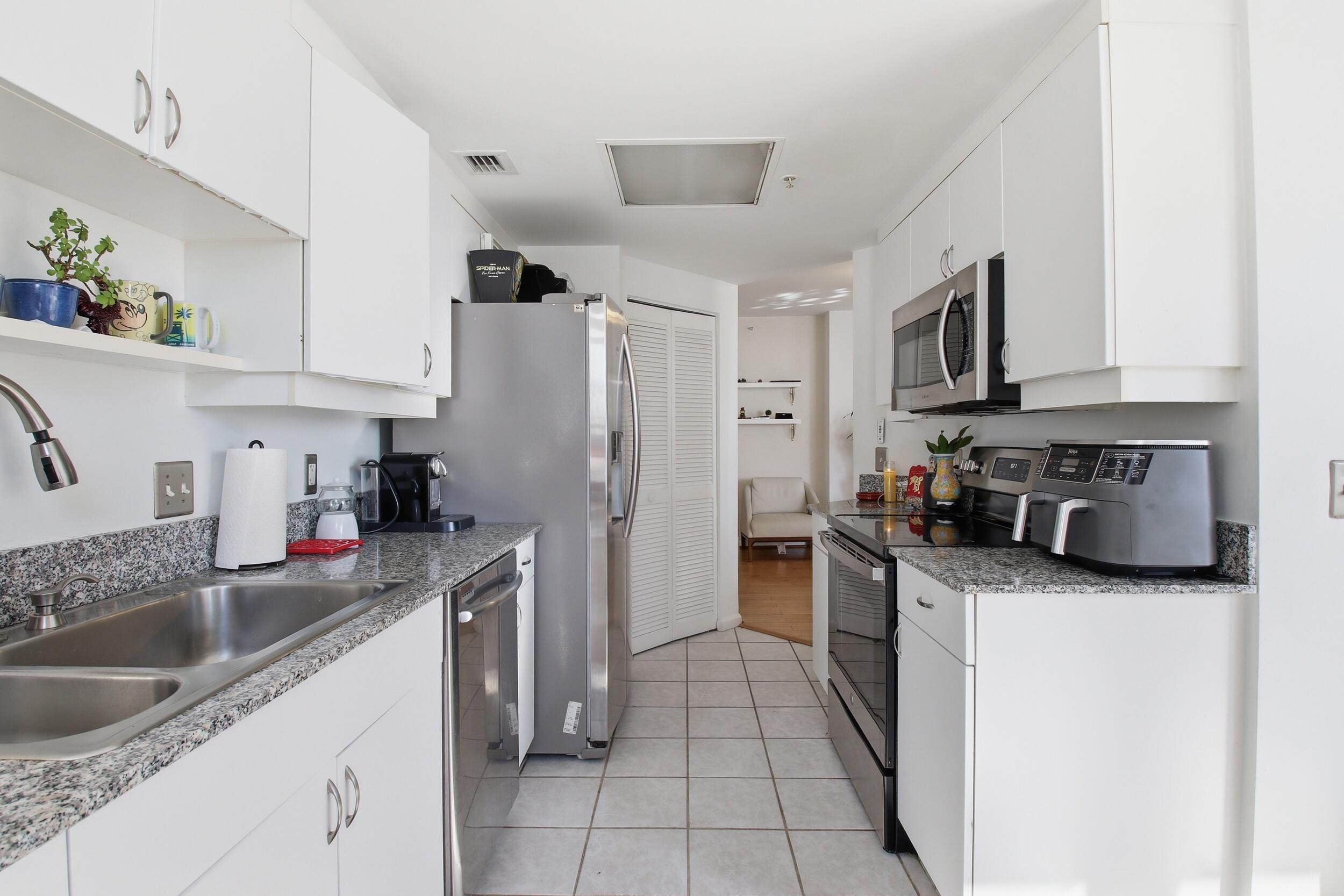 701 Brickell Key #610 Miami, FL 33131