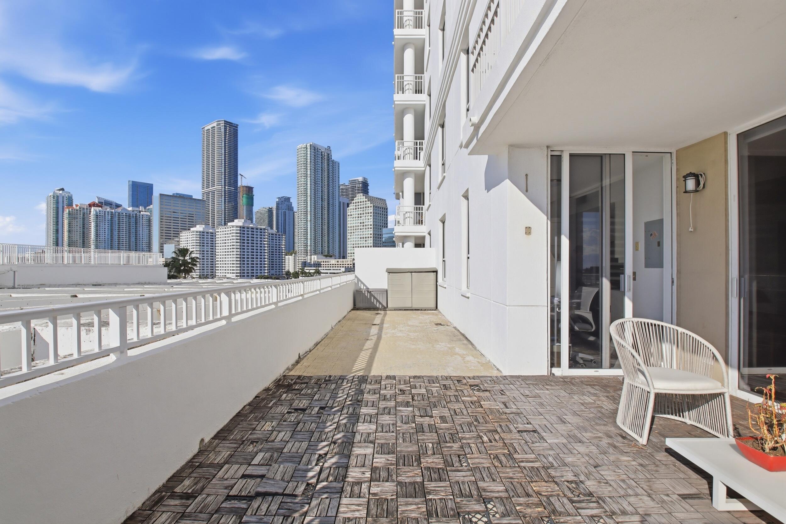 701 Brickell Key #610 Miami, FL 33131