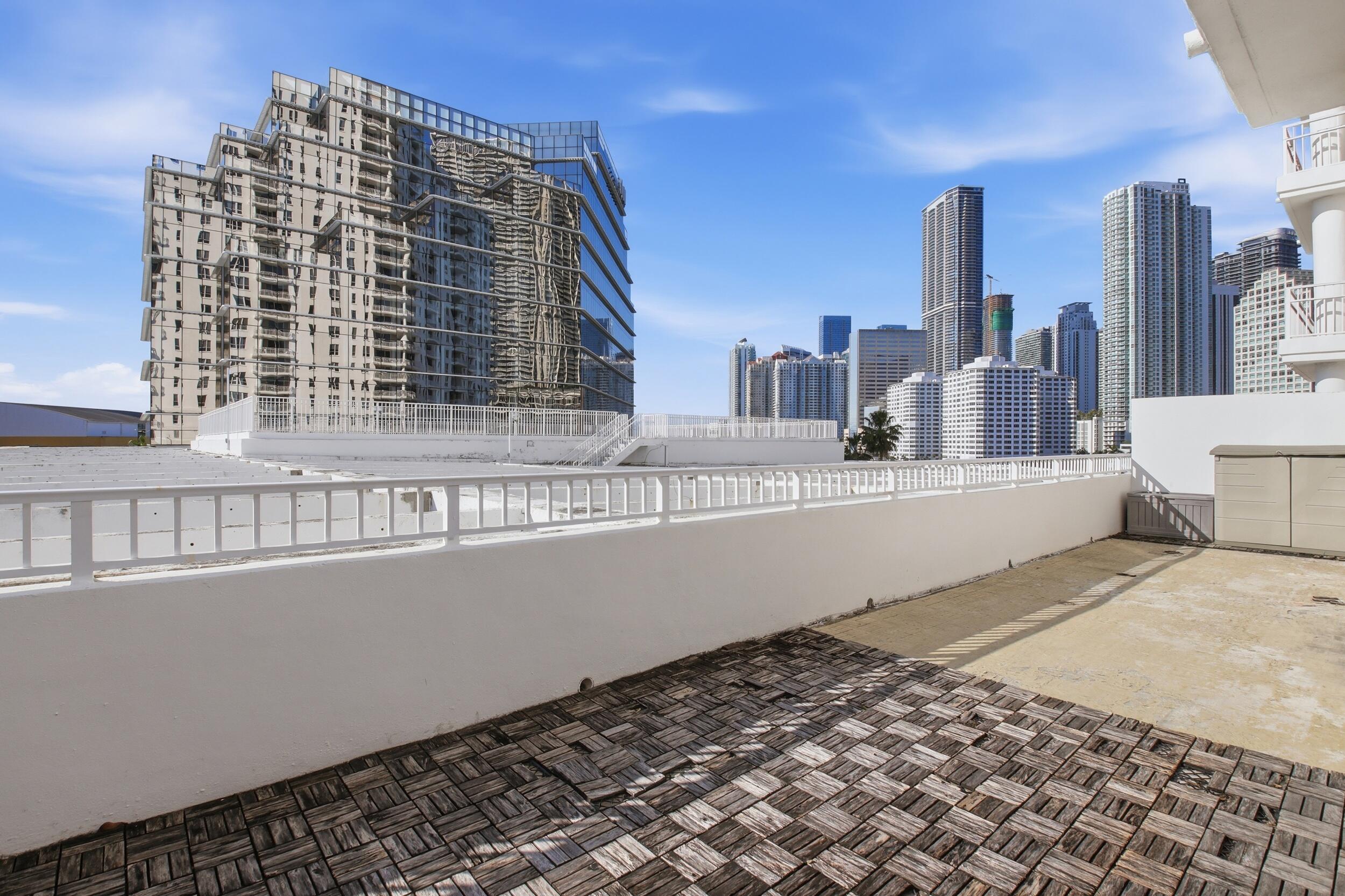 701 Brickell Key #610 Miami, FL 33131