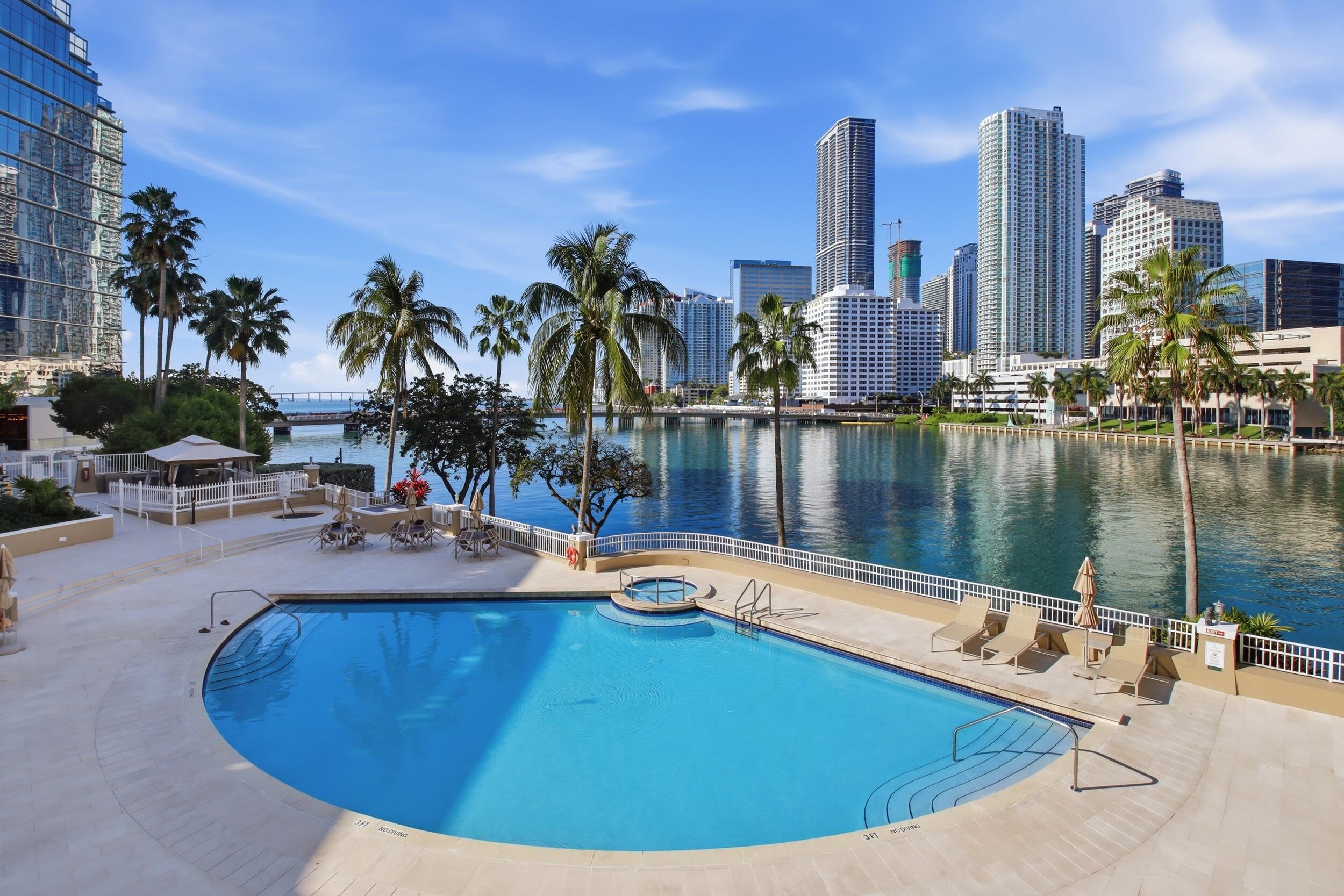 701 Brickell Key #610 Miami, FL 33131