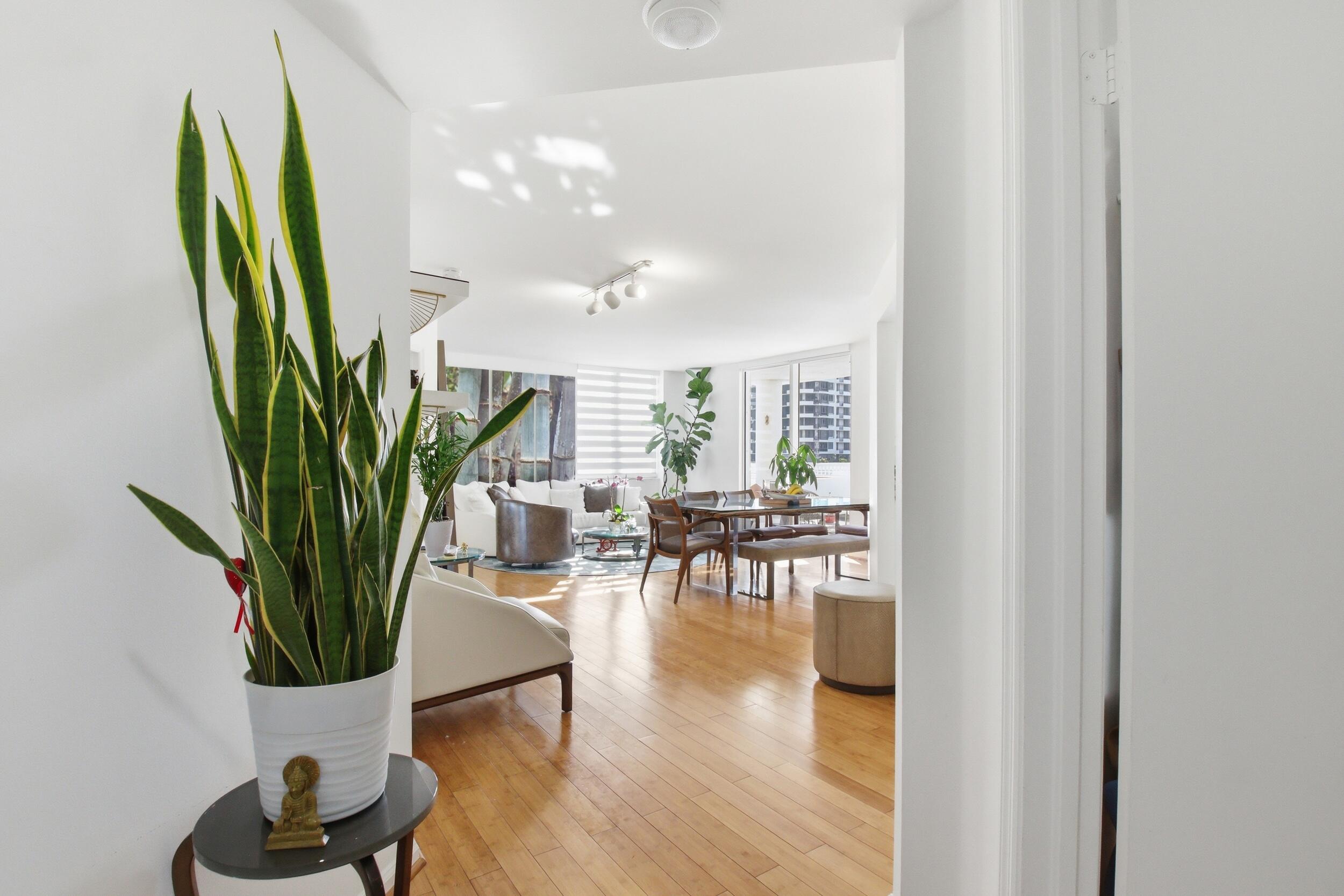 701 Brickell Key #610 Miami, FL 33131