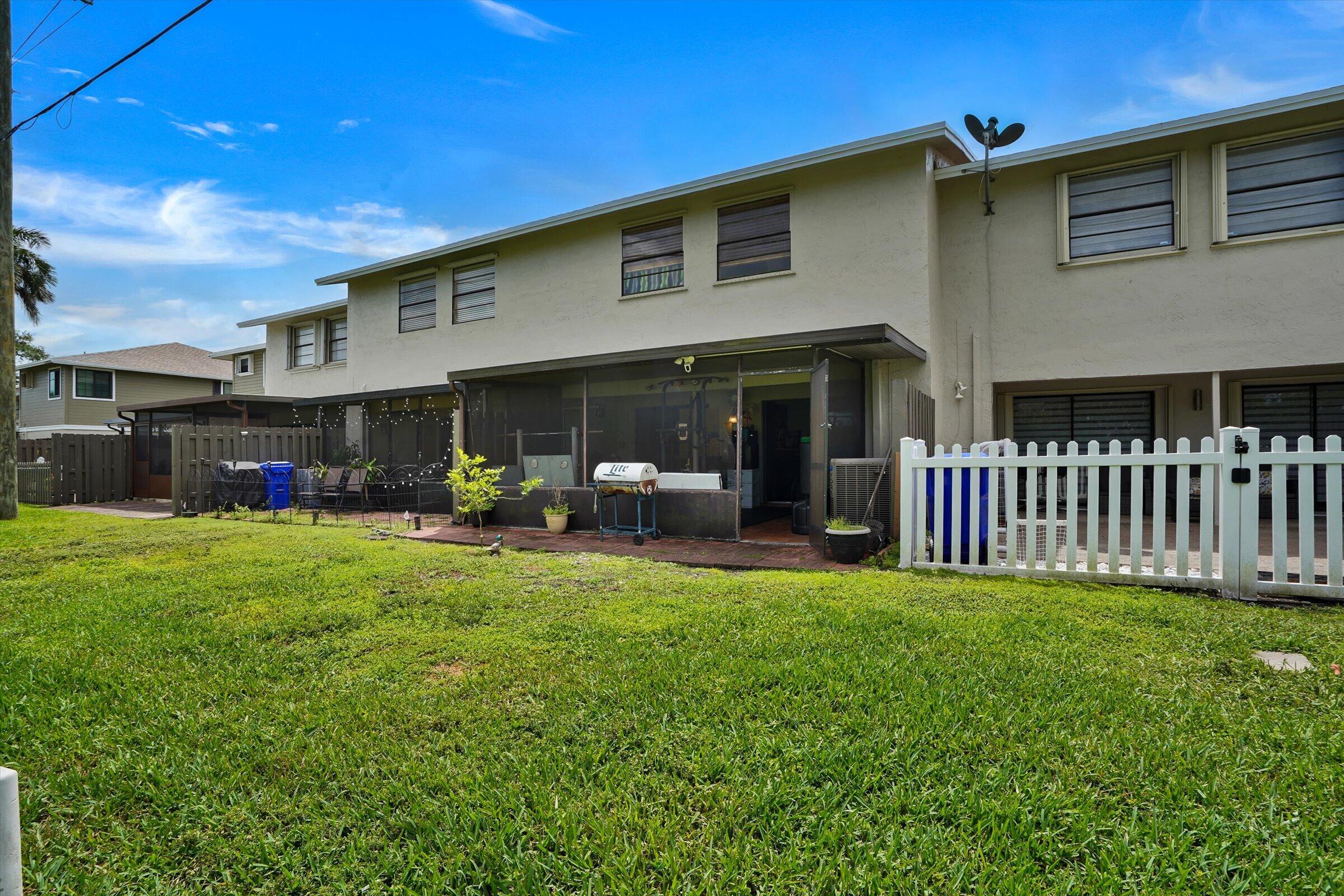 10723 NW 11th #10723 Pembroke Pines, FL 33026