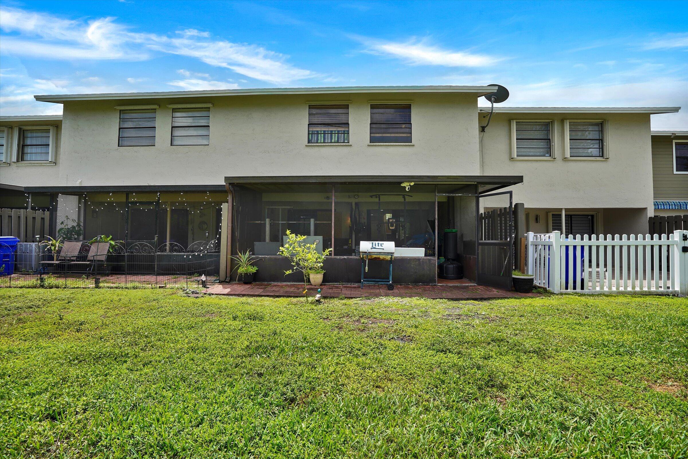 10723 NW 11th #10723 Pembroke Pines, FL 33026