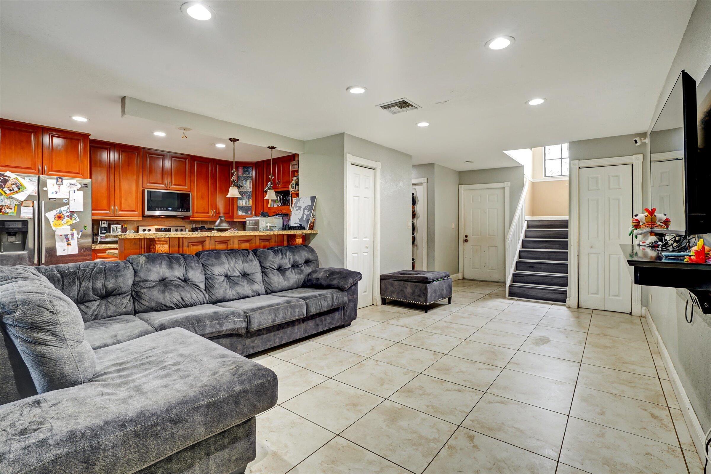 10723 NW 11th #10723 Pembroke Pines, FL 33026