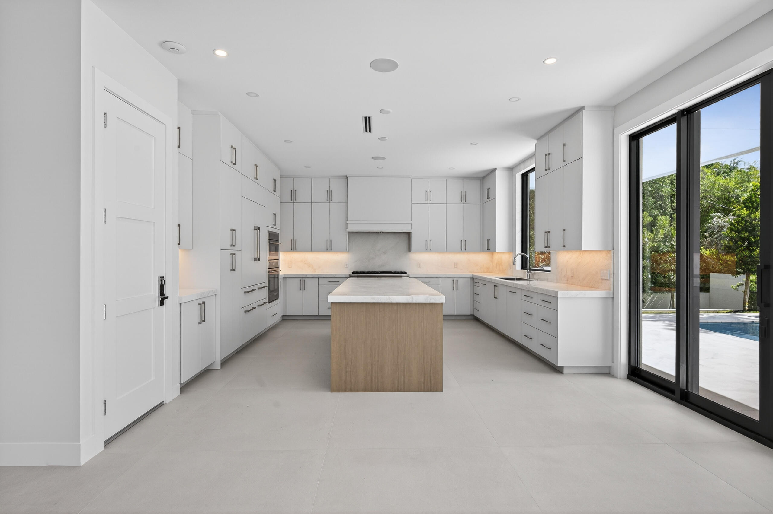 1550 Ponce De Leon Fort Lauderdale, FL 33316