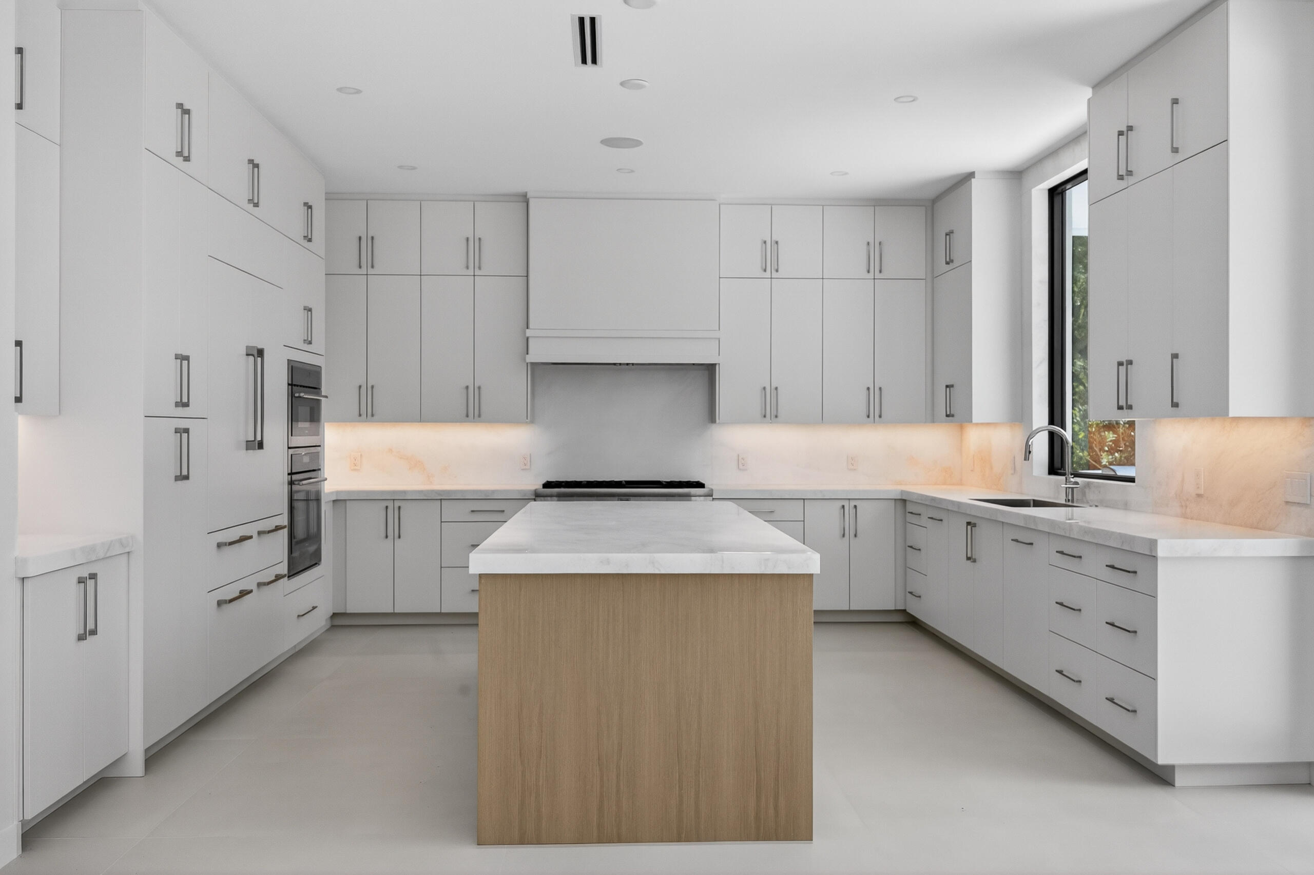 1550 Ponce De Leon Fort Lauderdale, FL 33316