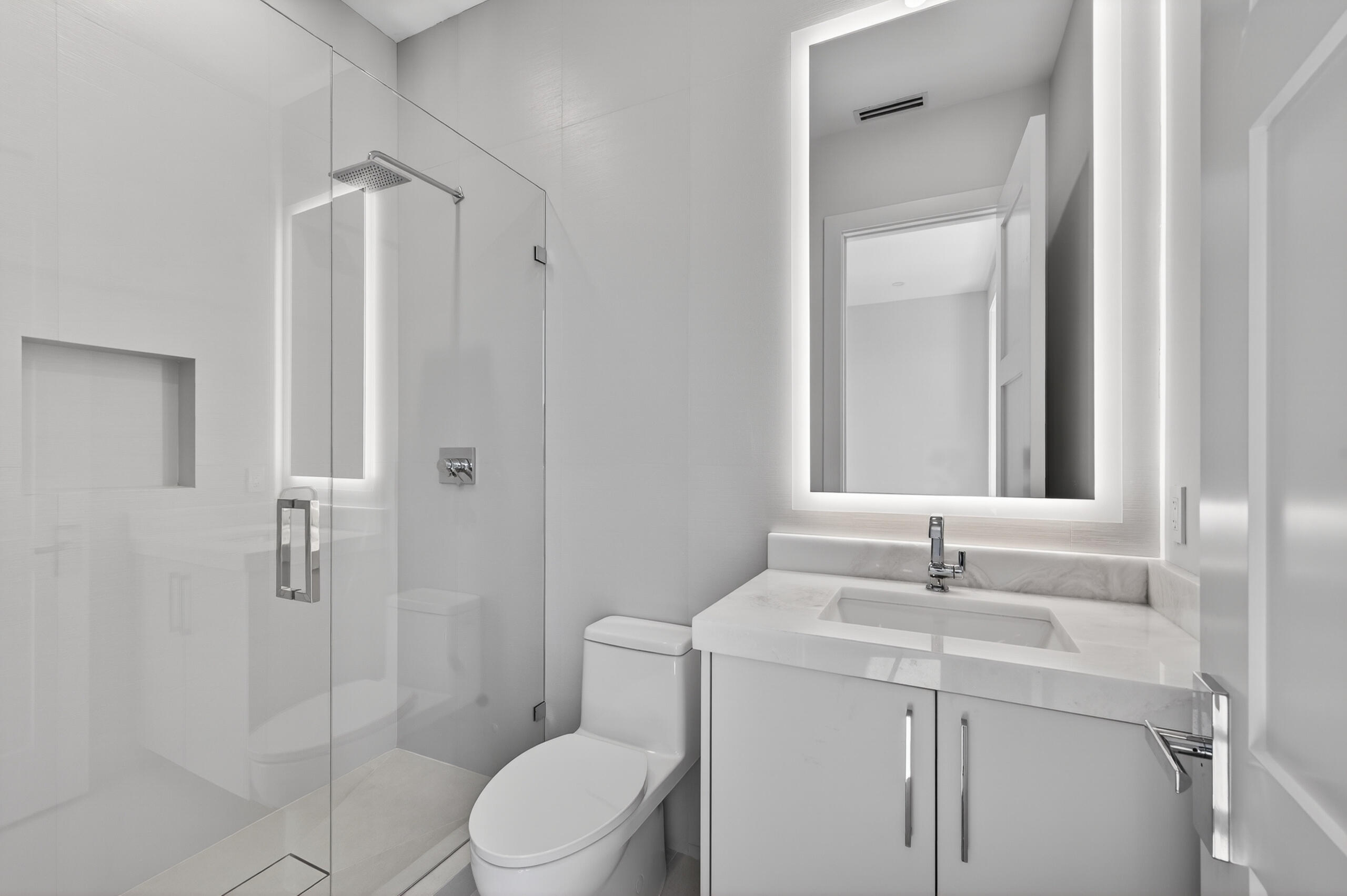 1550 Ponce De Leon Fort Lauderdale, FL 33316