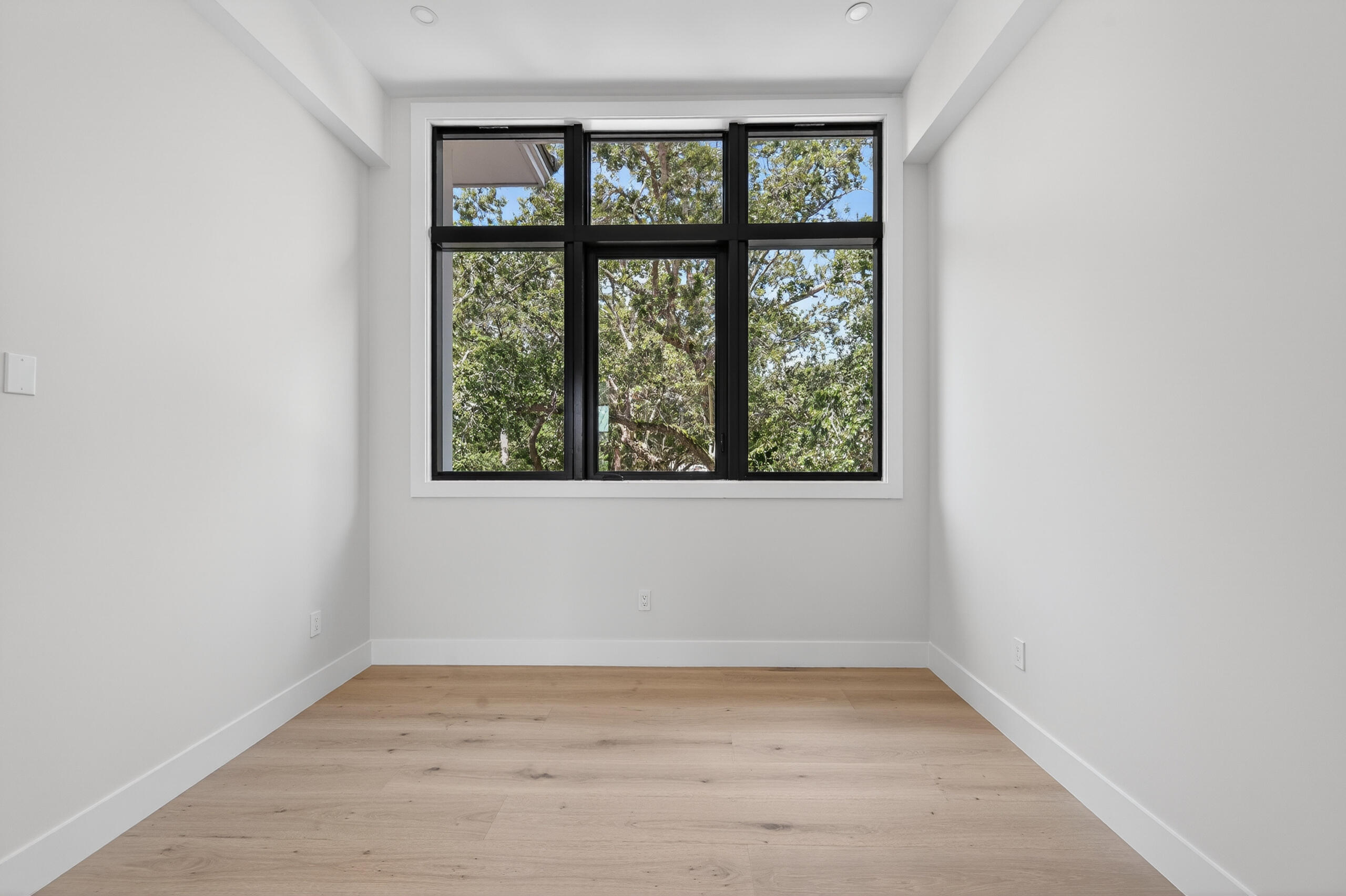 1550 Ponce De Leon Fort Lauderdale, FL 33316