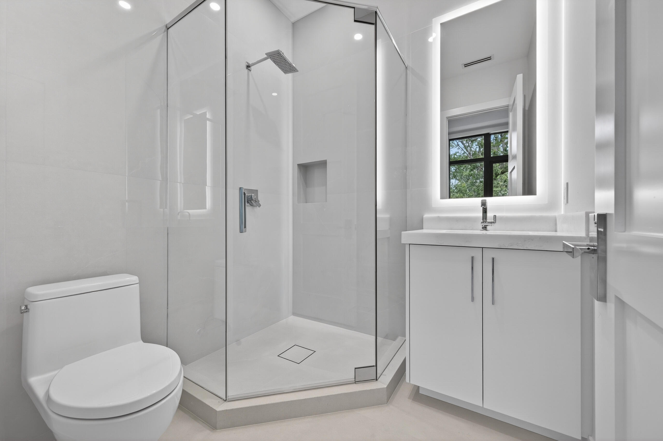 1550 Ponce De Leon Fort Lauderdale, FL 33316