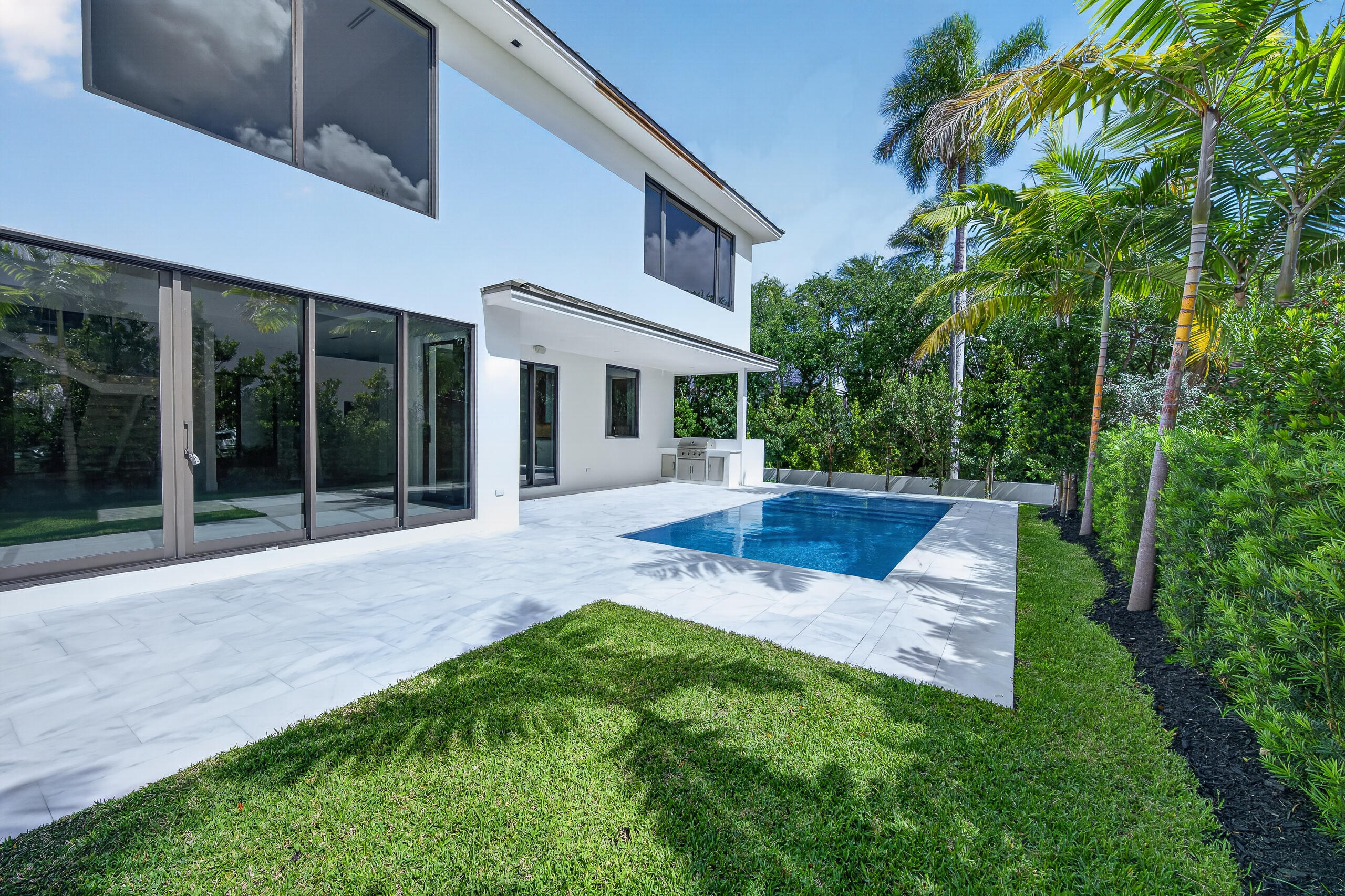 1550 Ponce De Leon Fort Lauderdale, FL 33316