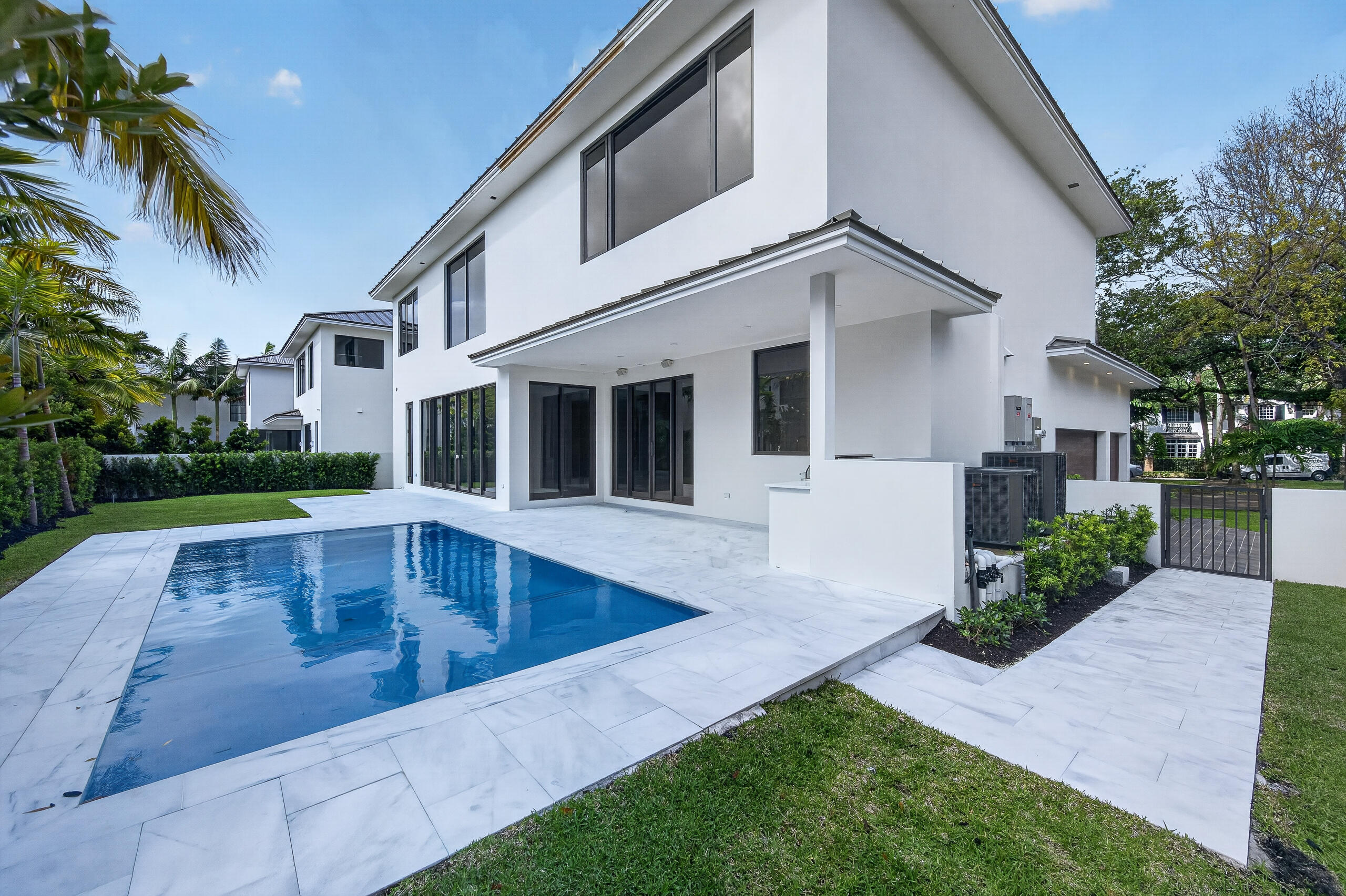 1550 Ponce De Leon Fort Lauderdale, FL 33316