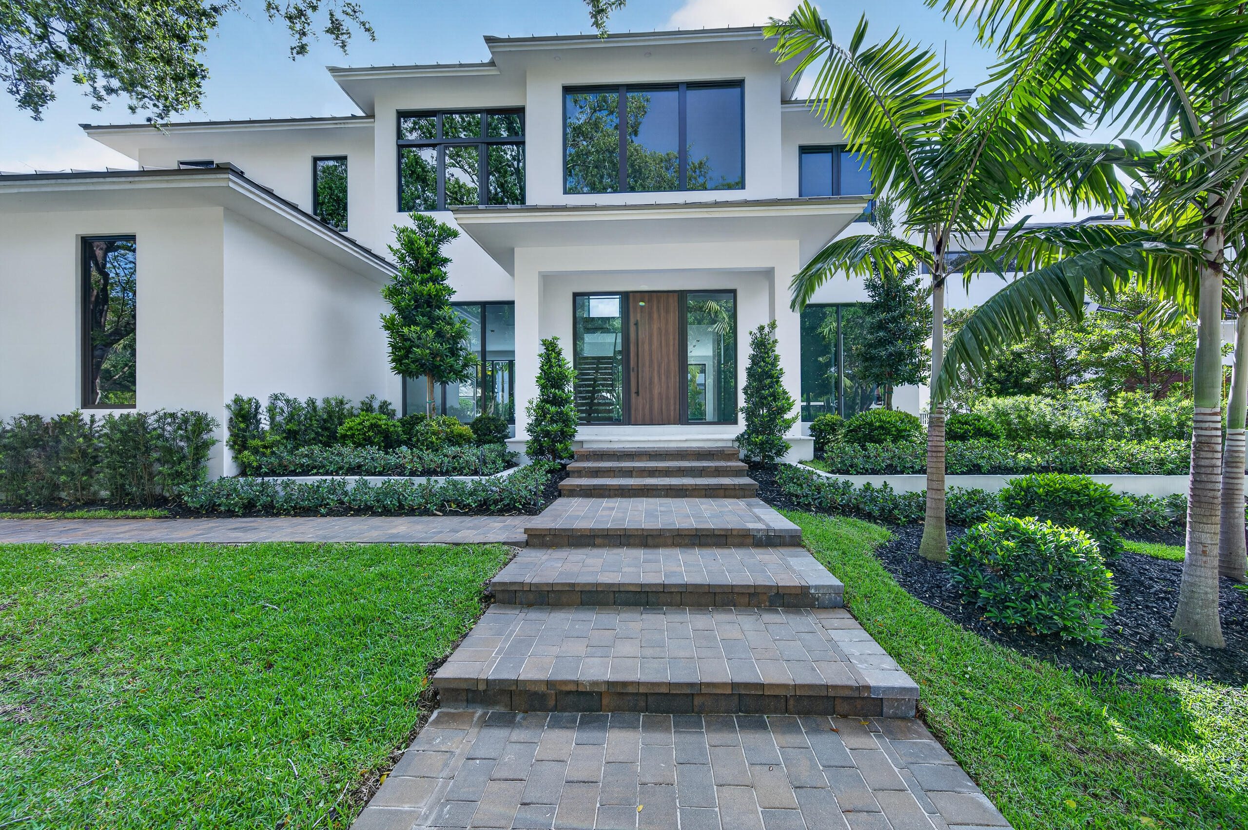 1550 Ponce De Leon Fort Lauderdale, FL 33316