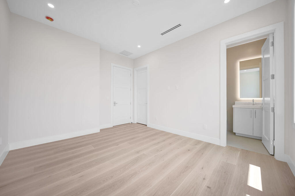 1550 Ponce De Leon Fort Lauderdale, FL 33316