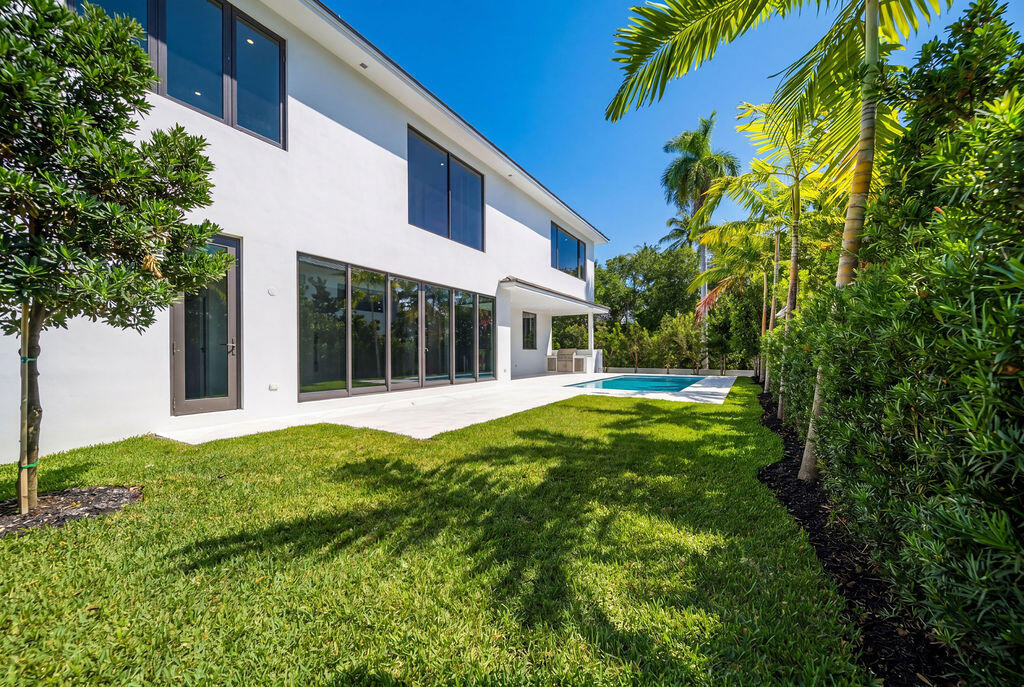 1550 Ponce De Leon Fort Lauderdale, FL 33316
