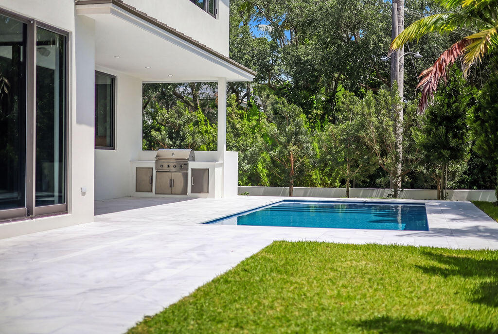1550 Ponce De Leon Fort Lauderdale, FL 33316