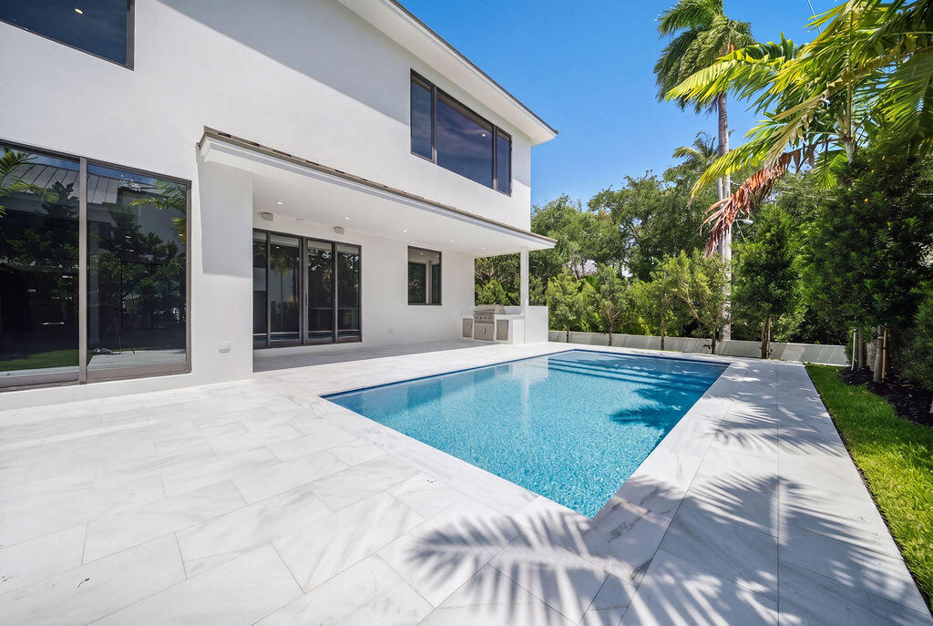 1550 Ponce De Leon Fort Lauderdale, FL 33316
