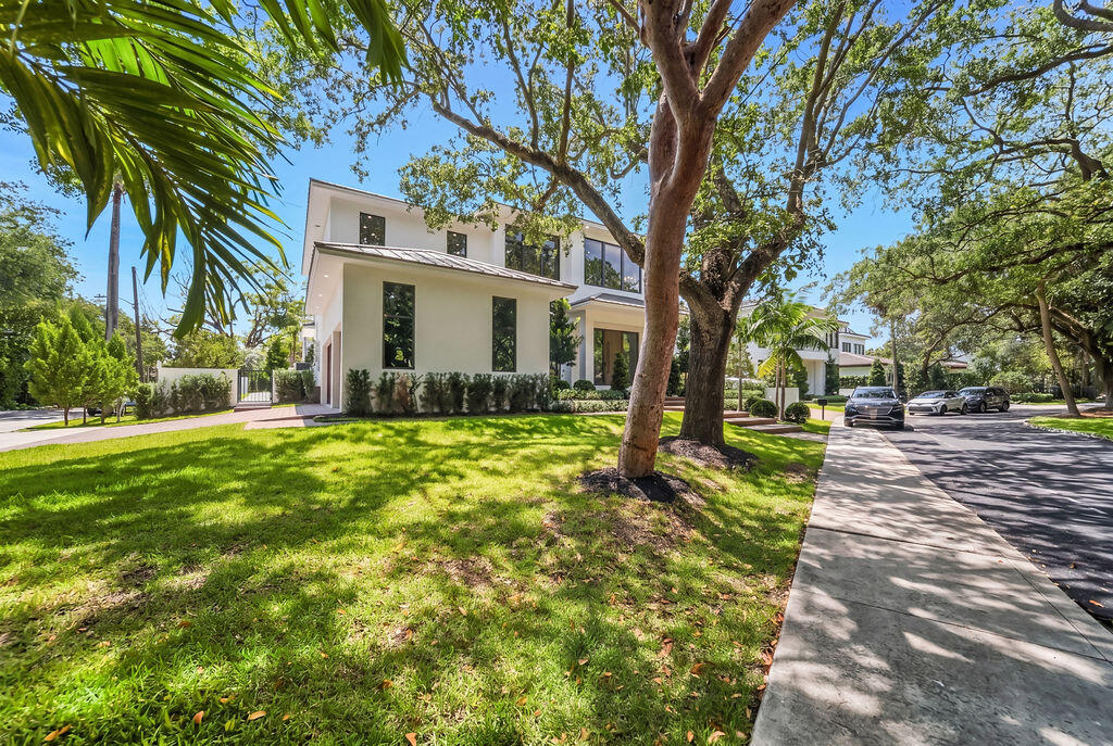 1550 Ponce De Leon Fort Lauderdale, FL 33316