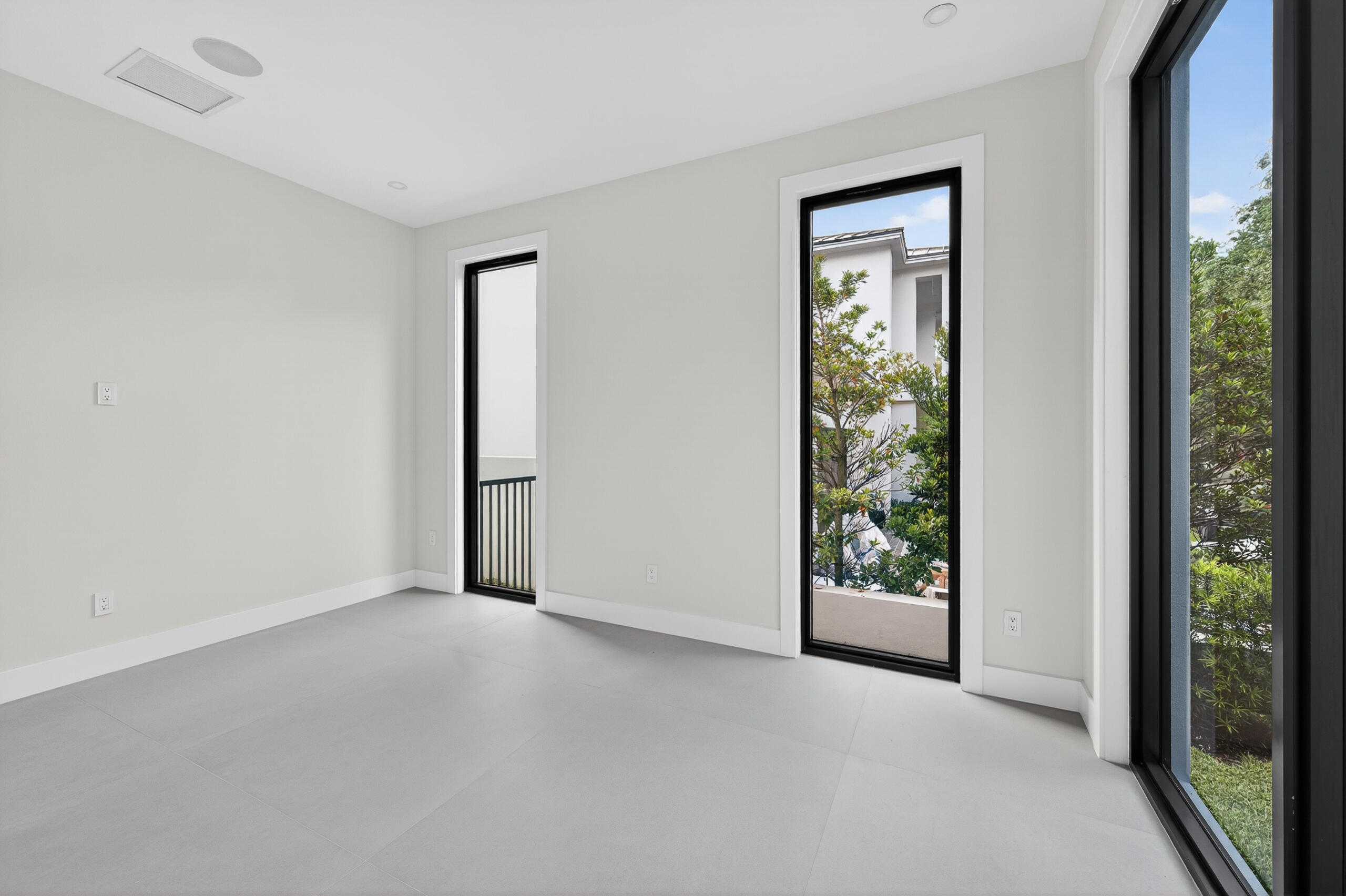 1550 Ponce De Leon Fort Lauderdale, FL 33316