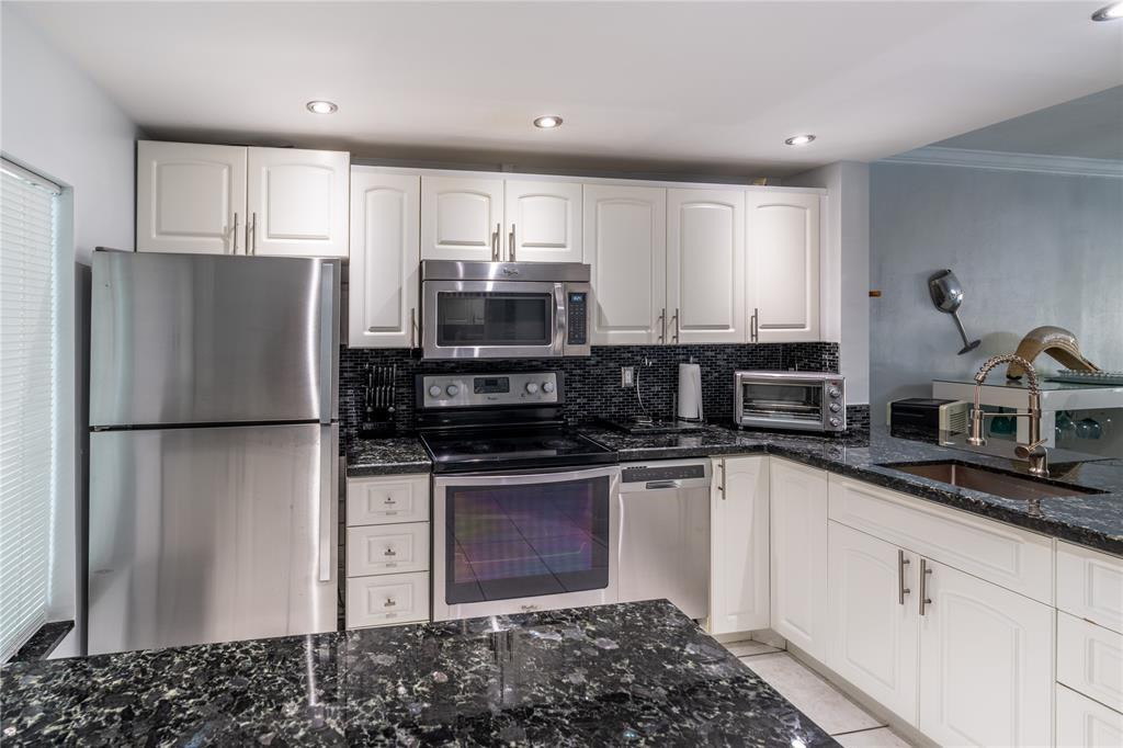 470 Paradise Isle #105