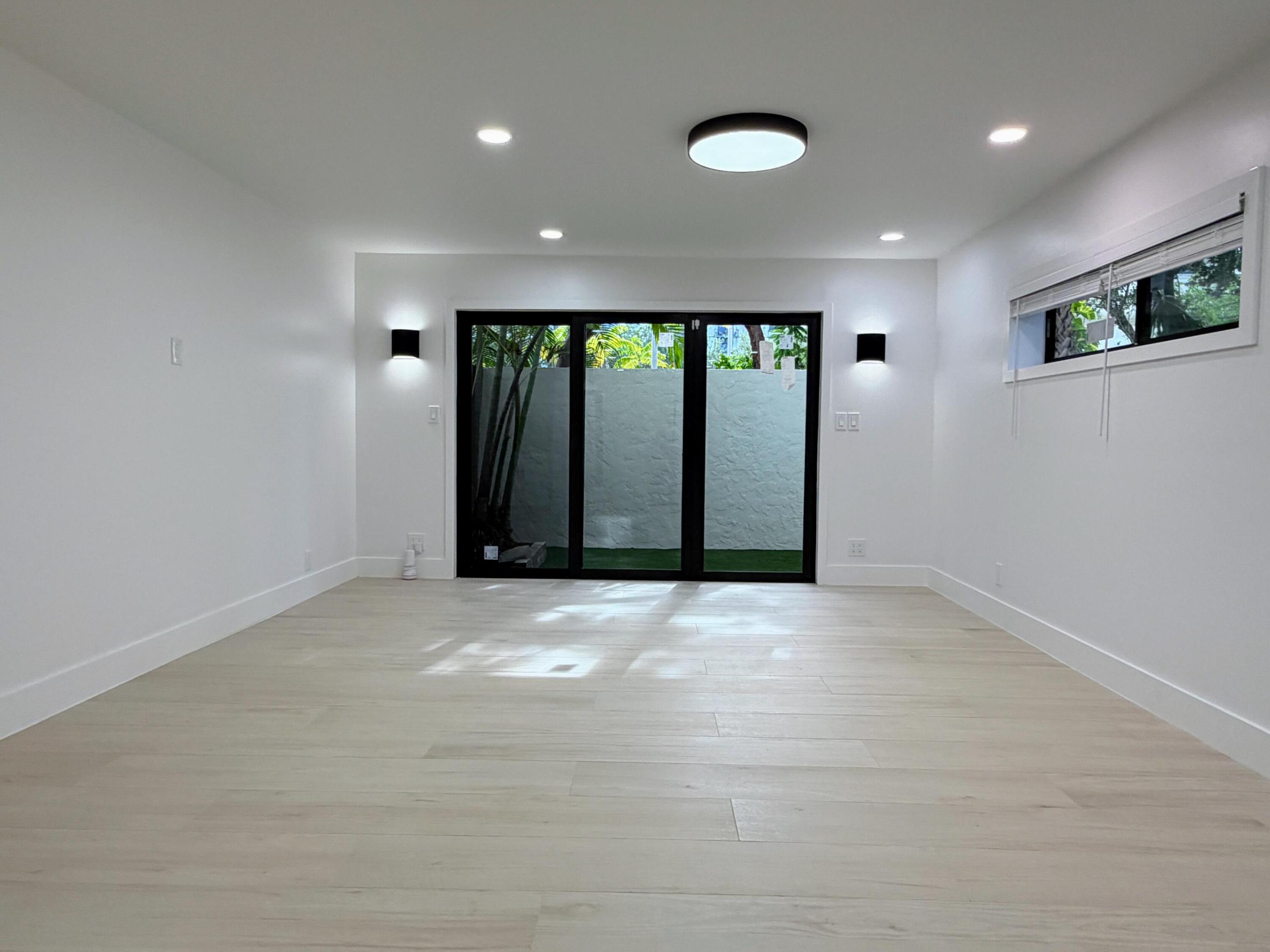 575 NE 7th #4b Fort Lauderdale, FL 33301