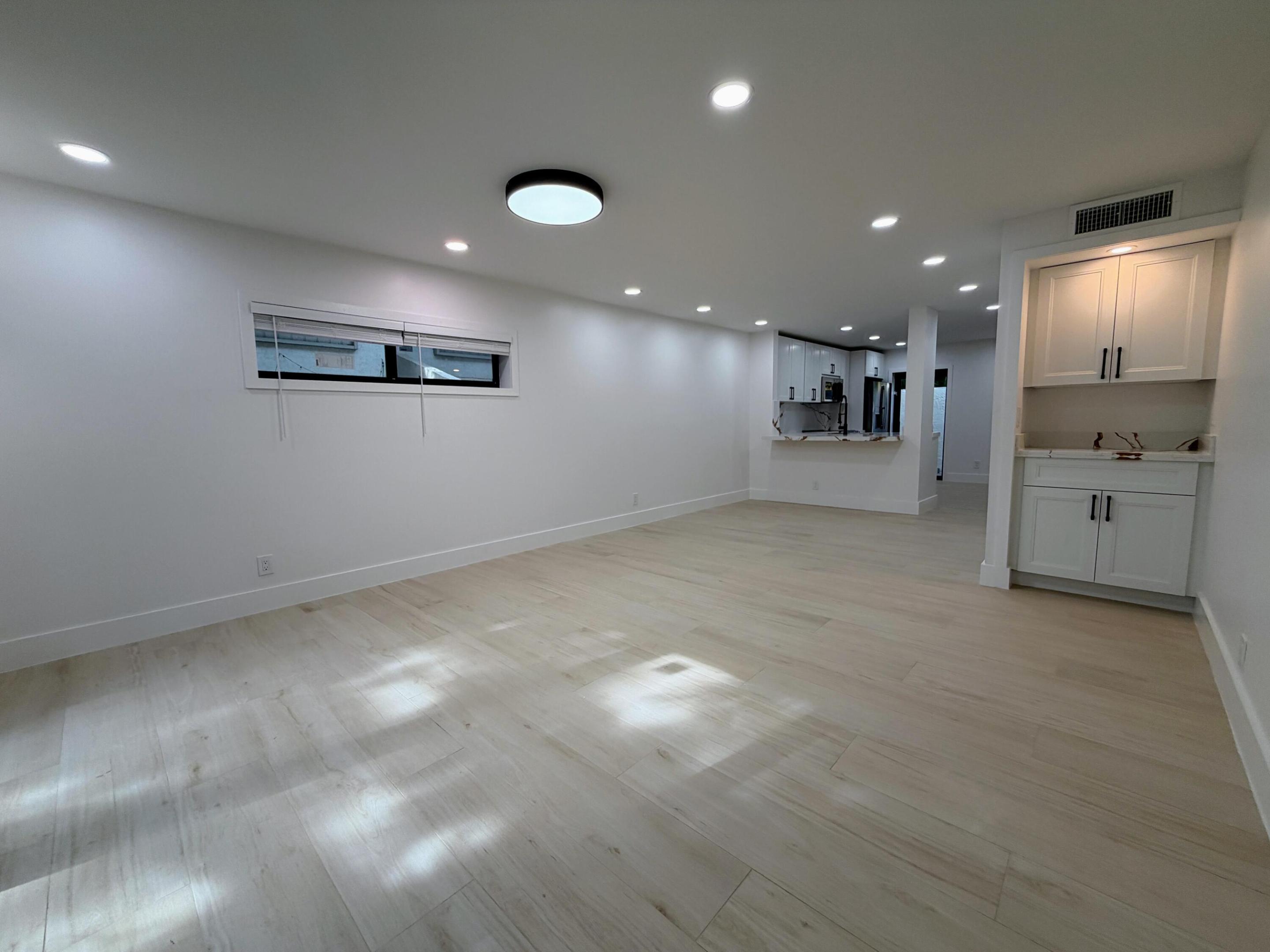 575 NE 7th #4b Fort Lauderdale, FL 33301
