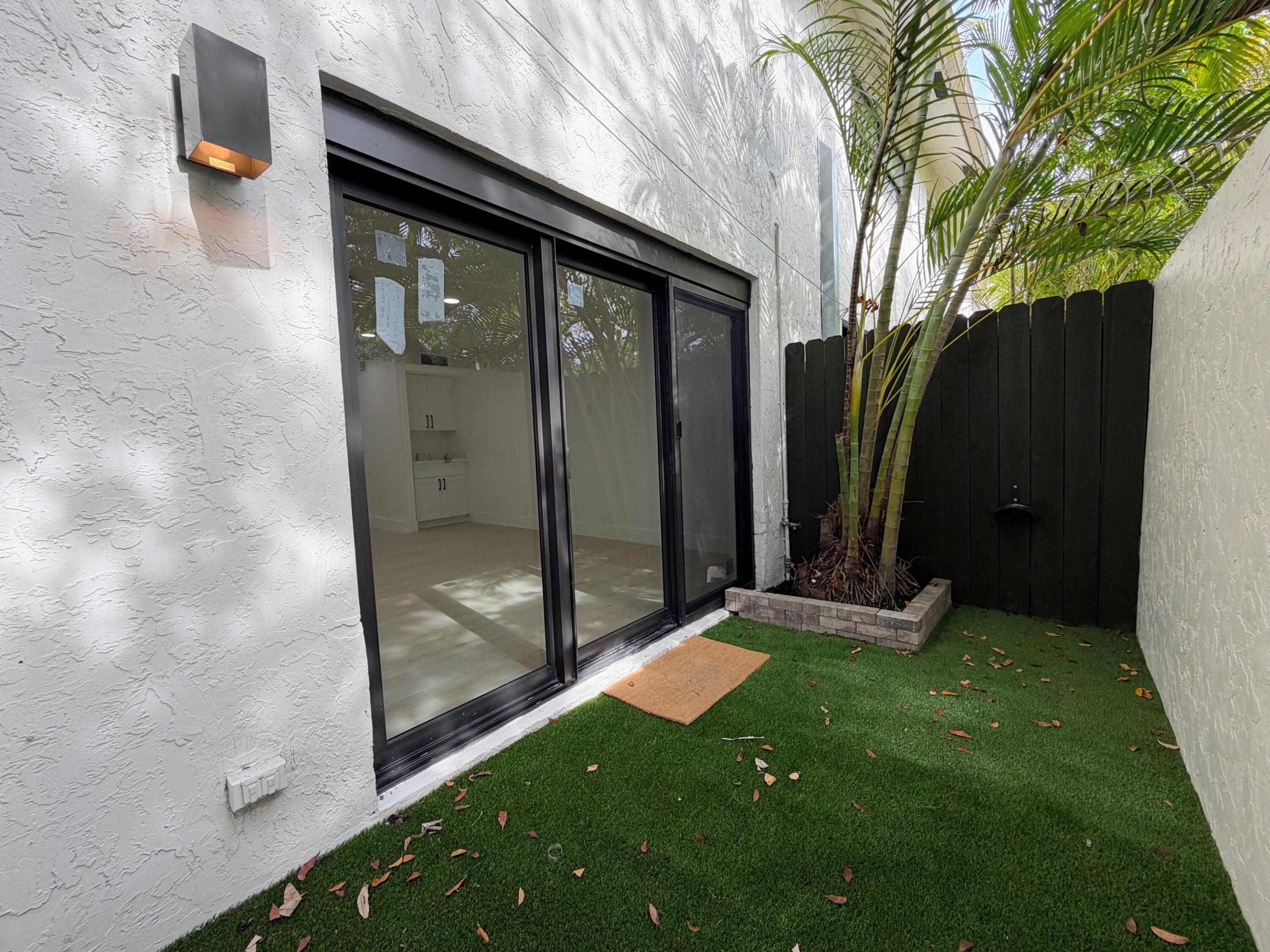 575 NE 7th #4b Fort Lauderdale, FL 33301