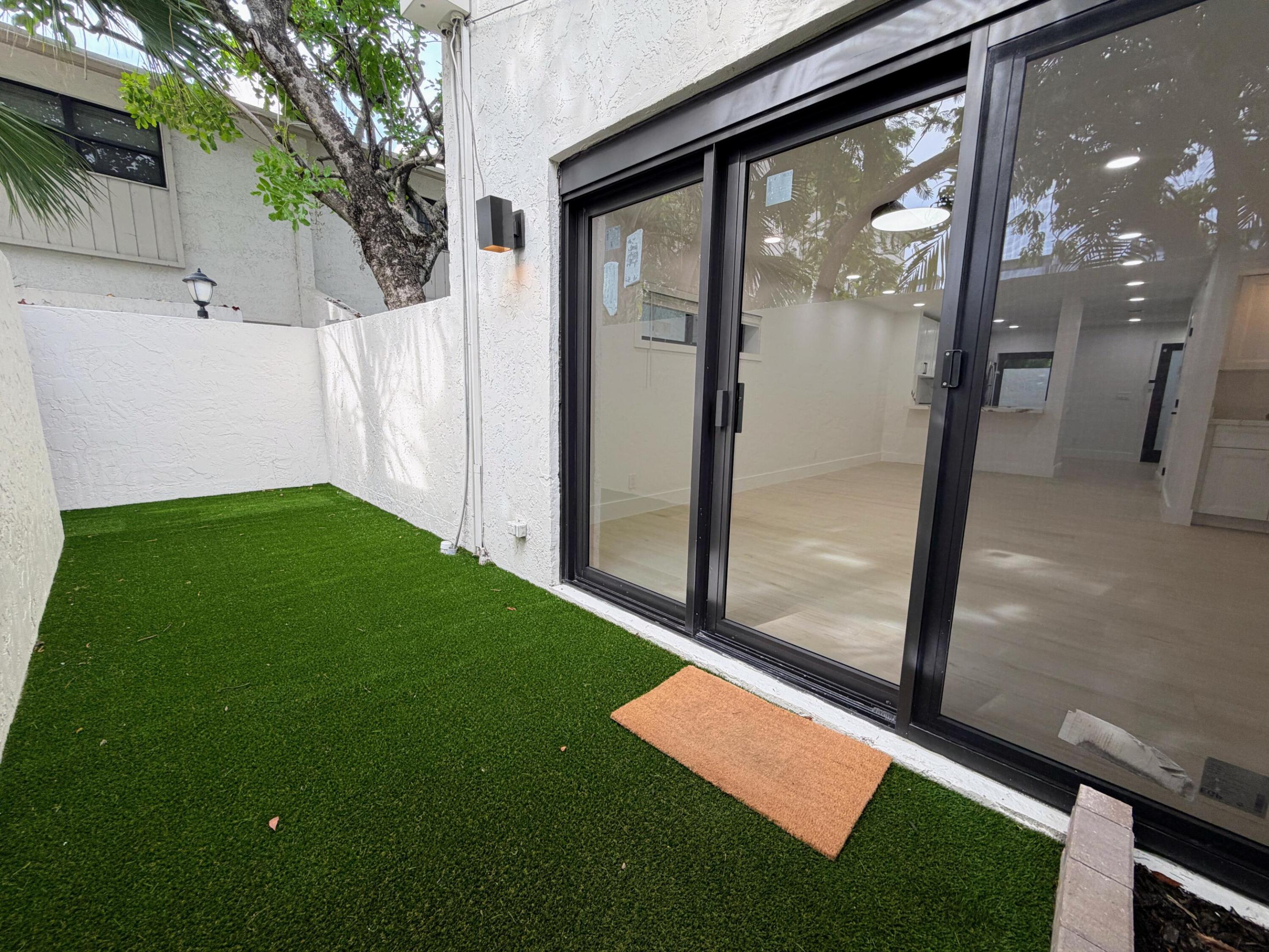 575 NE 7th #4b Fort Lauderdale, FL 33301