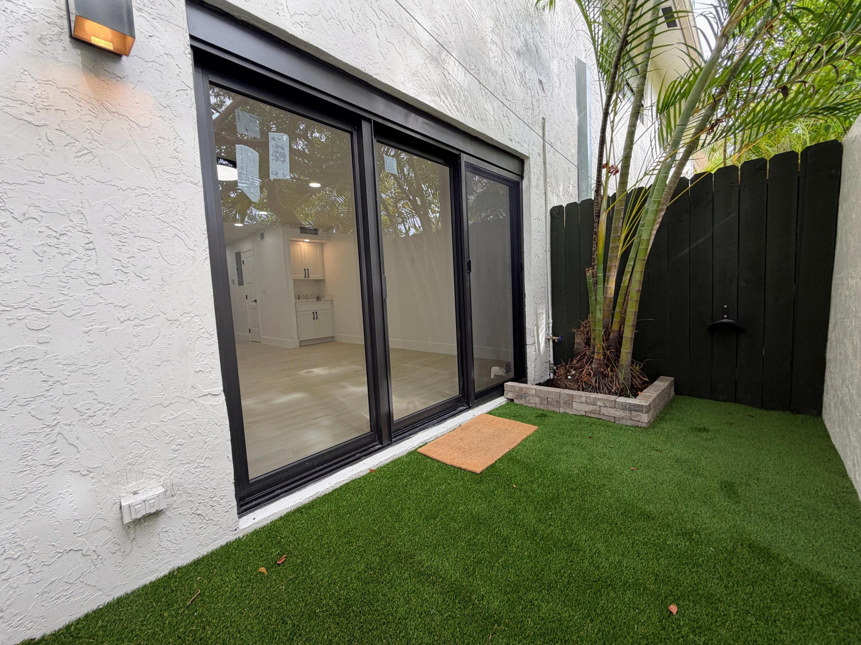 575 NE 7th #4b Fort Lauderdale, FL 33301