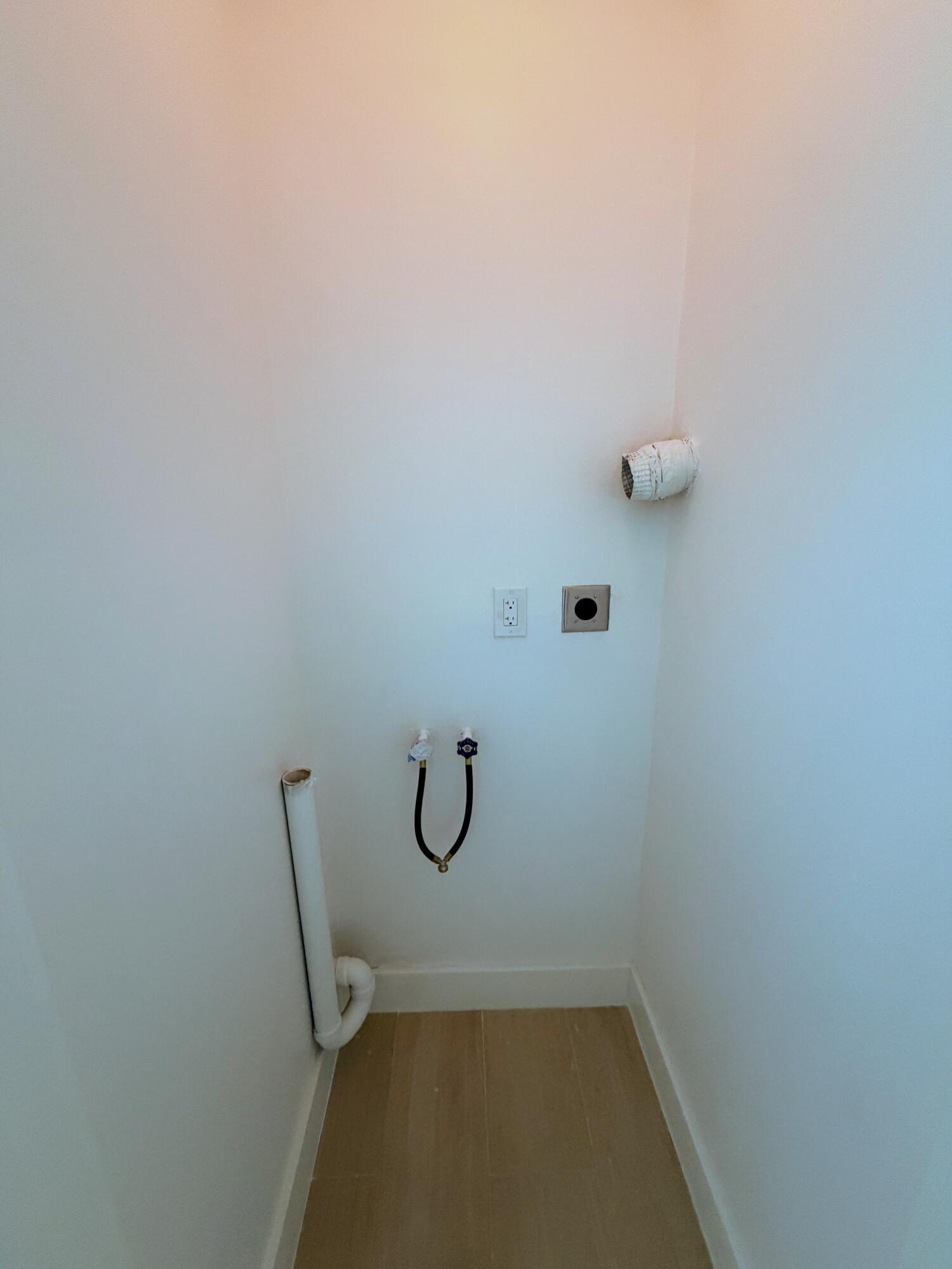 575 NE 7th #4b Fort Lauderdale, FL 33301