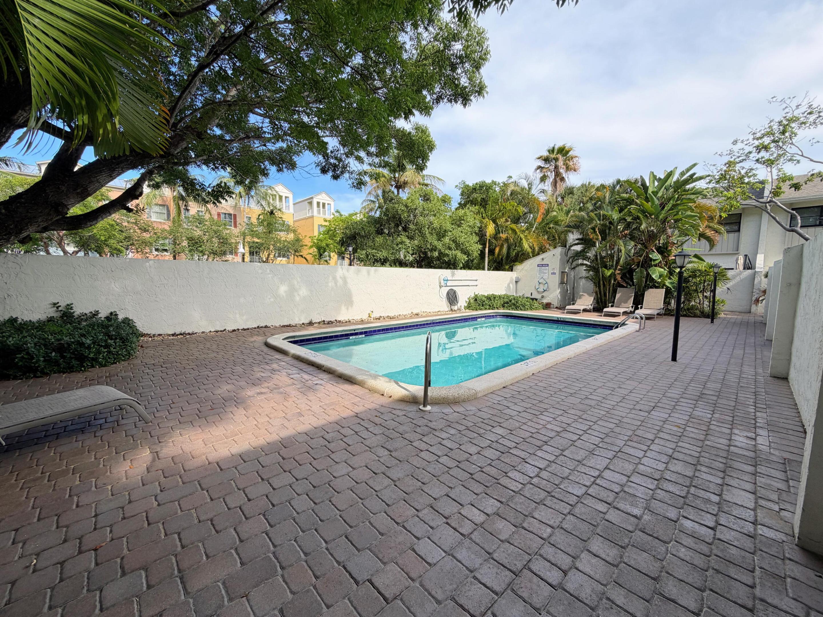 575 NE 7th #4b Fort Lauderdale, FL 33301