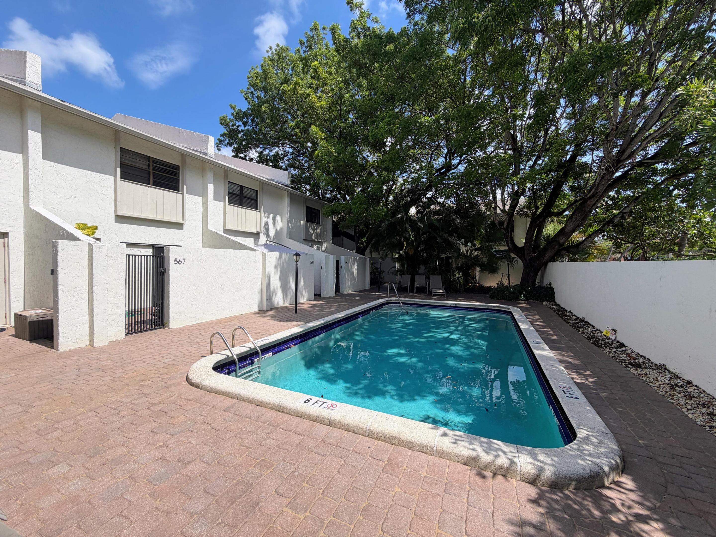 575 NE 7th #4b Fort Lauderdale, FL 33301