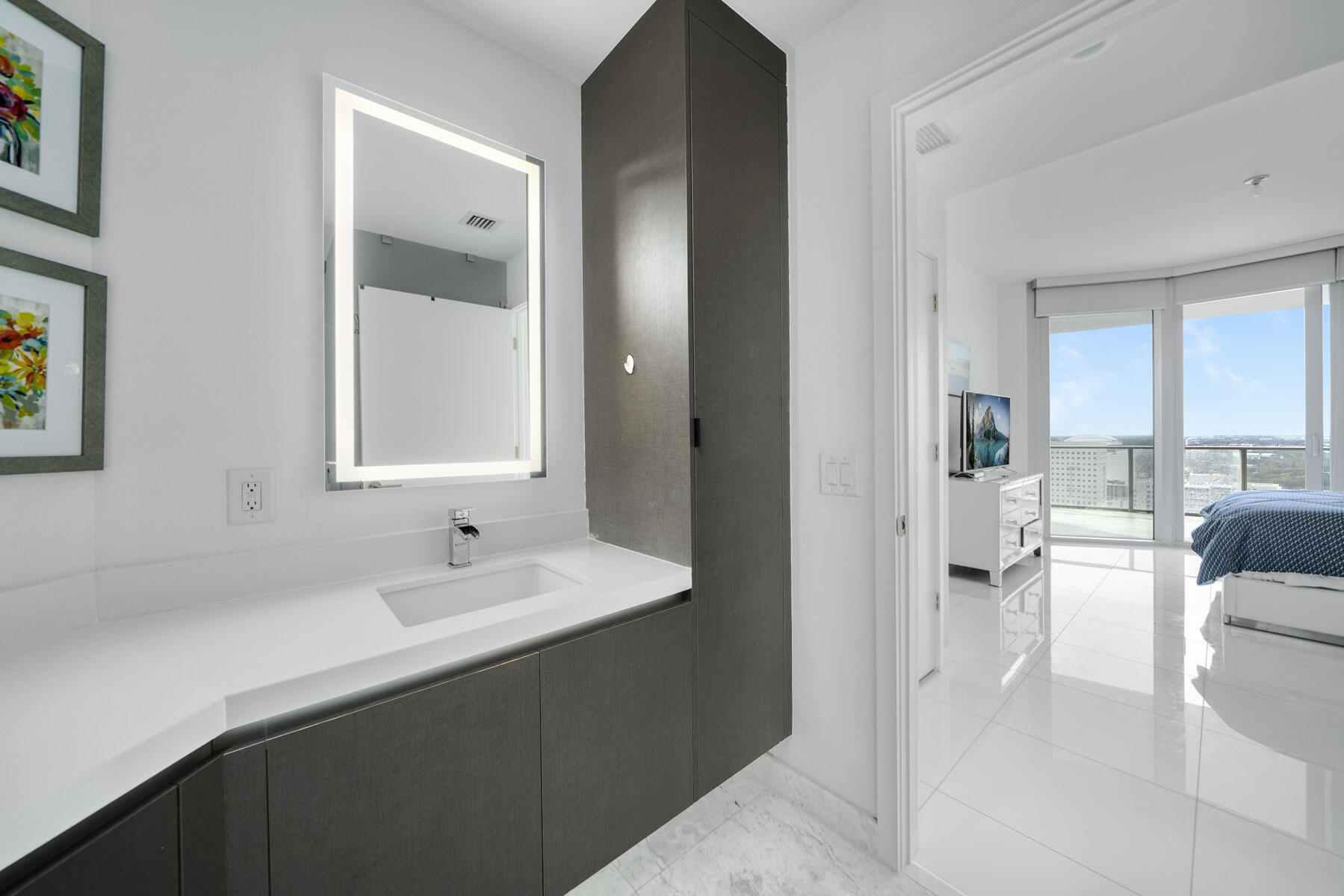 851 NE 1st #2410 Miami, FL 33132