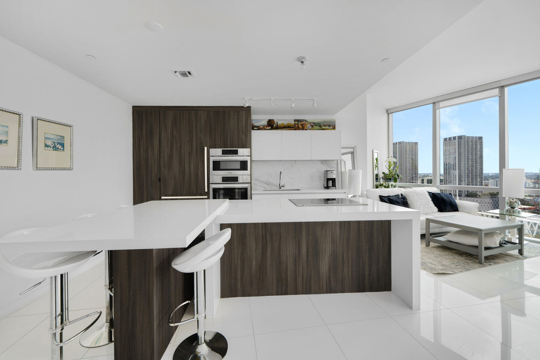 851 NE 1st #2410 Miami, FL 33132