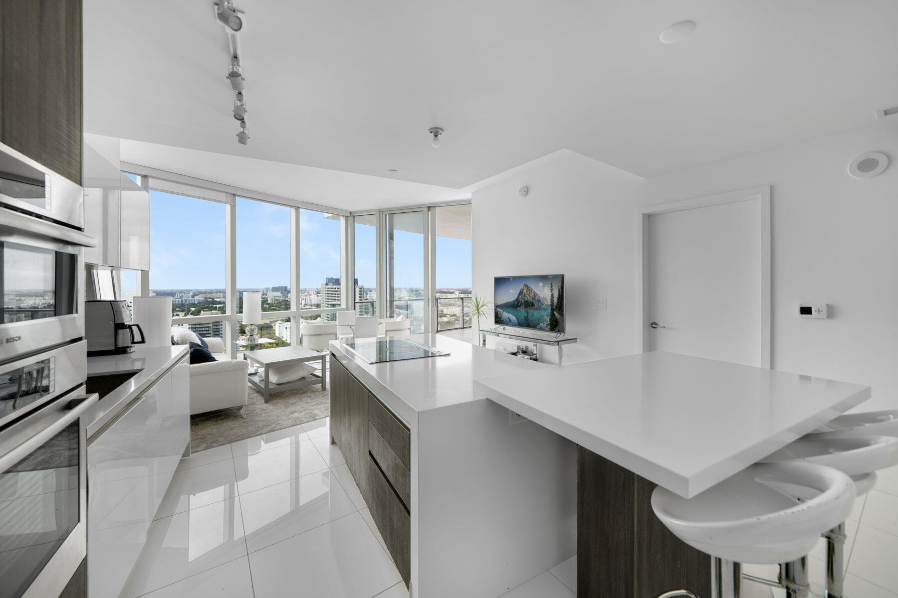 851 NE 1st #2410 Miami, FL 33132